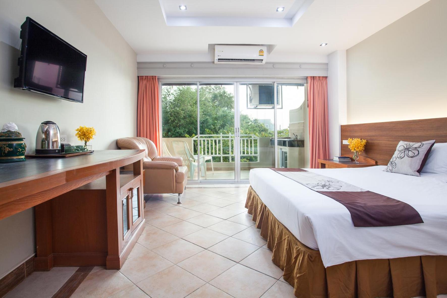 Deluxe Double or Twin Room