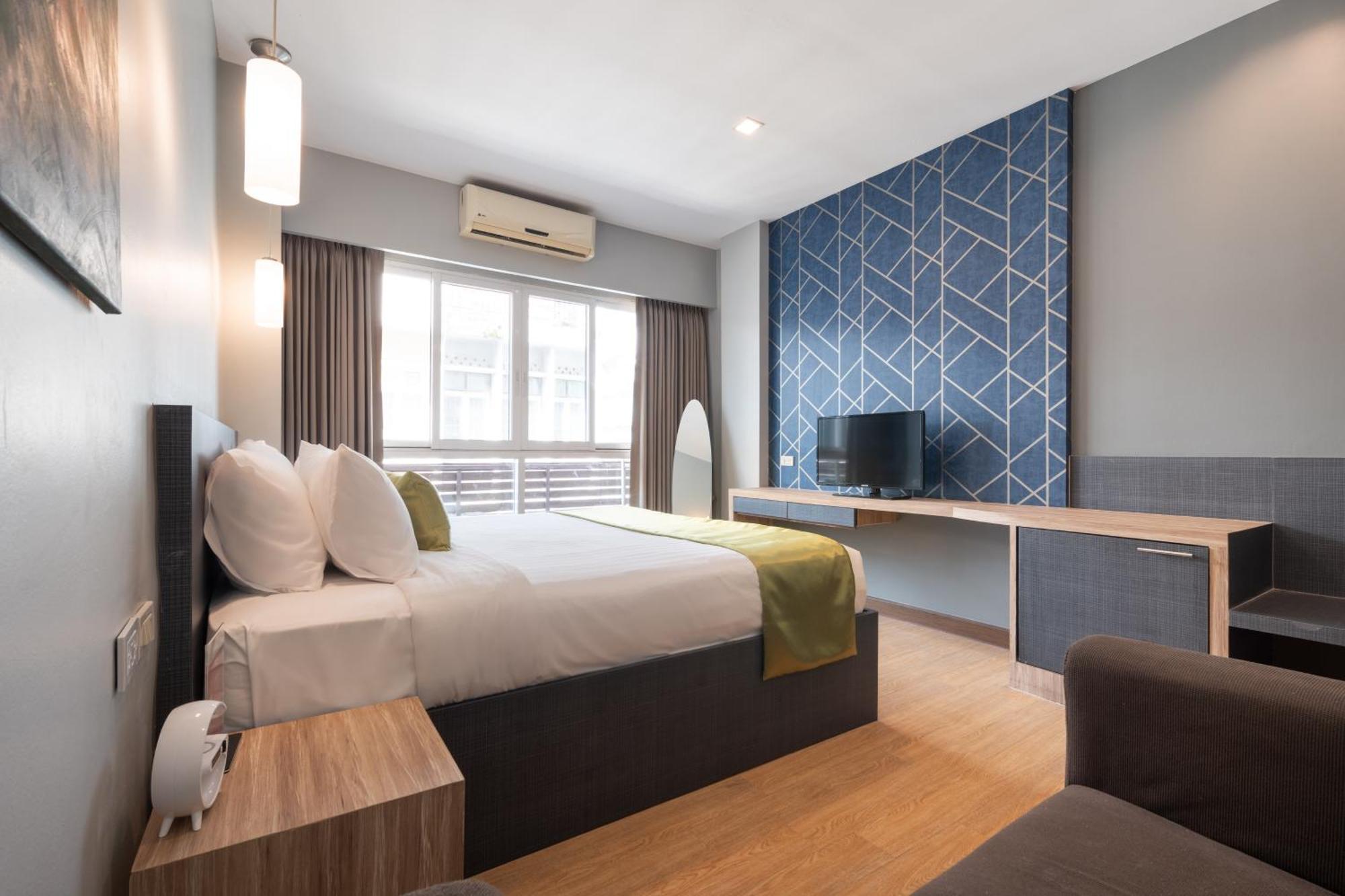 Deluxe King Room