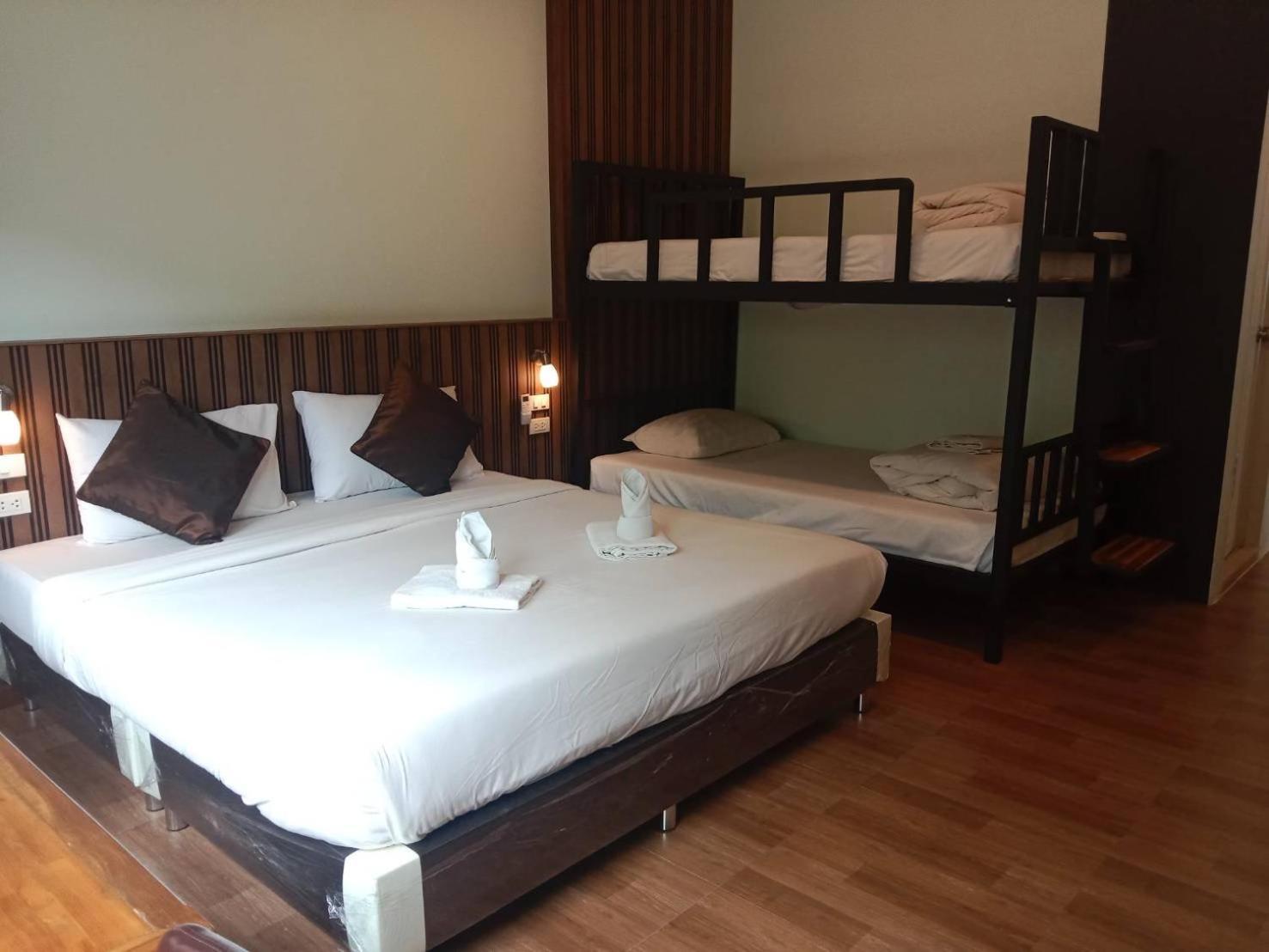 Quadruple Room with Bathroom