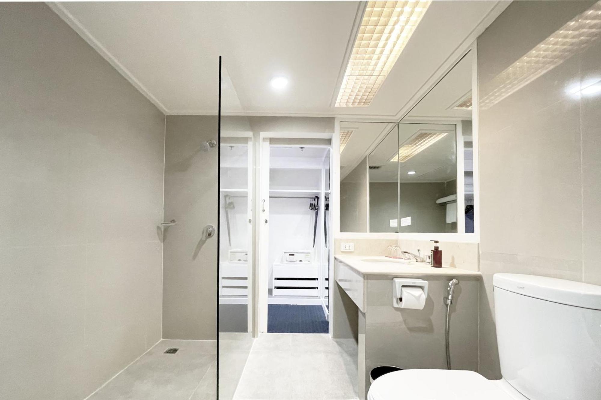 One Bedroom Suite