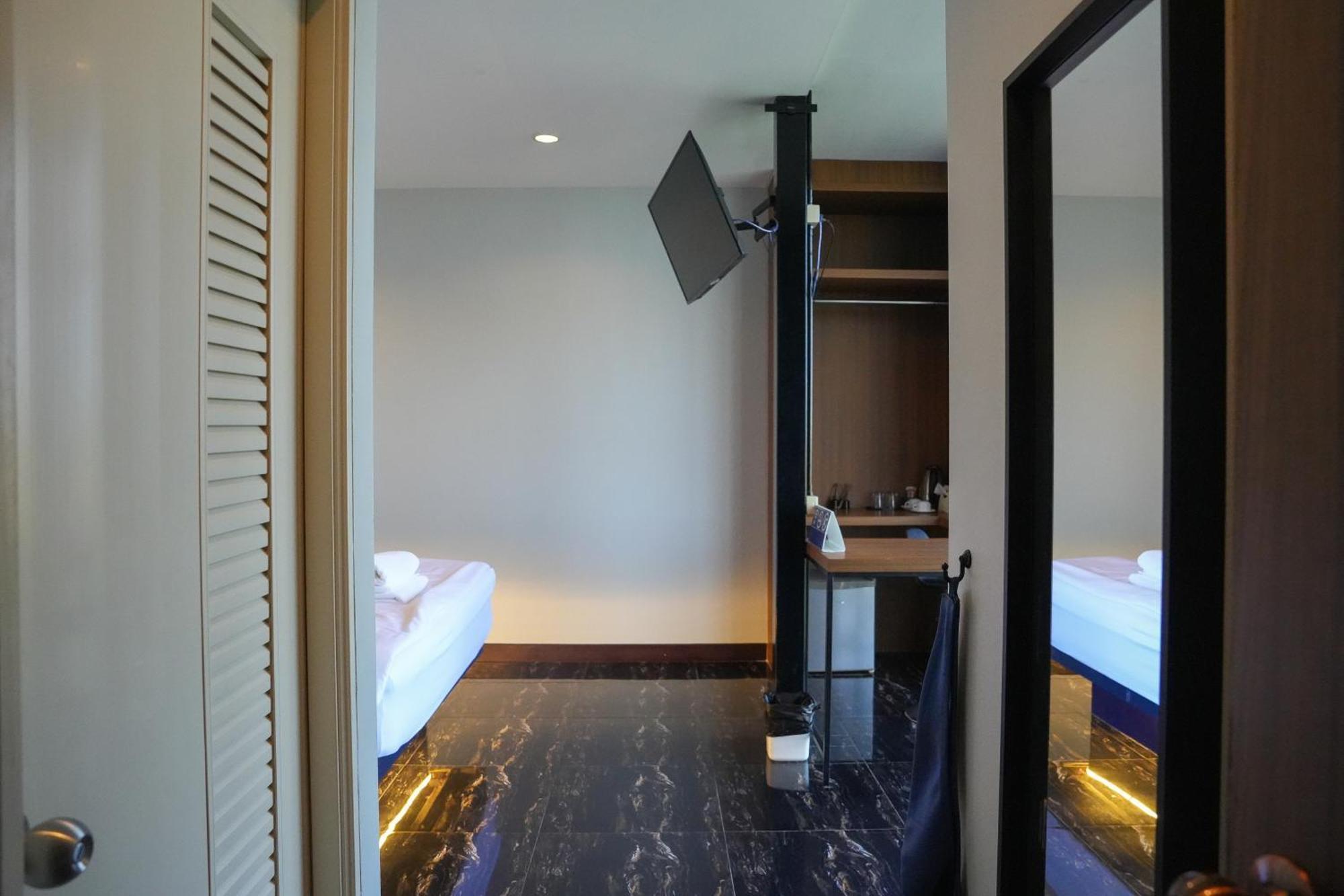 Deluxe King Suite