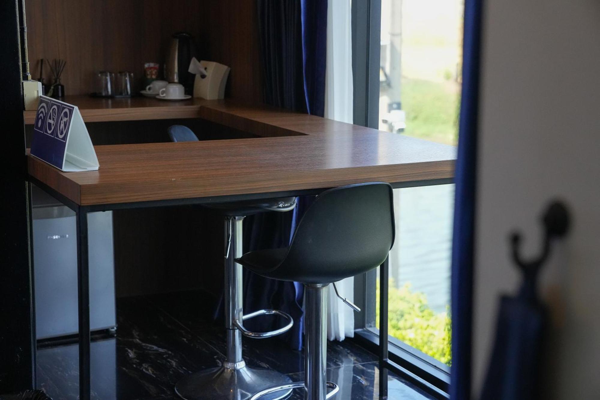Deluxe King Suite