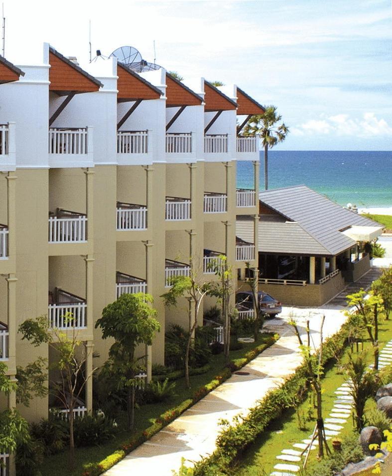 Superior Double or Twin Room Garden View