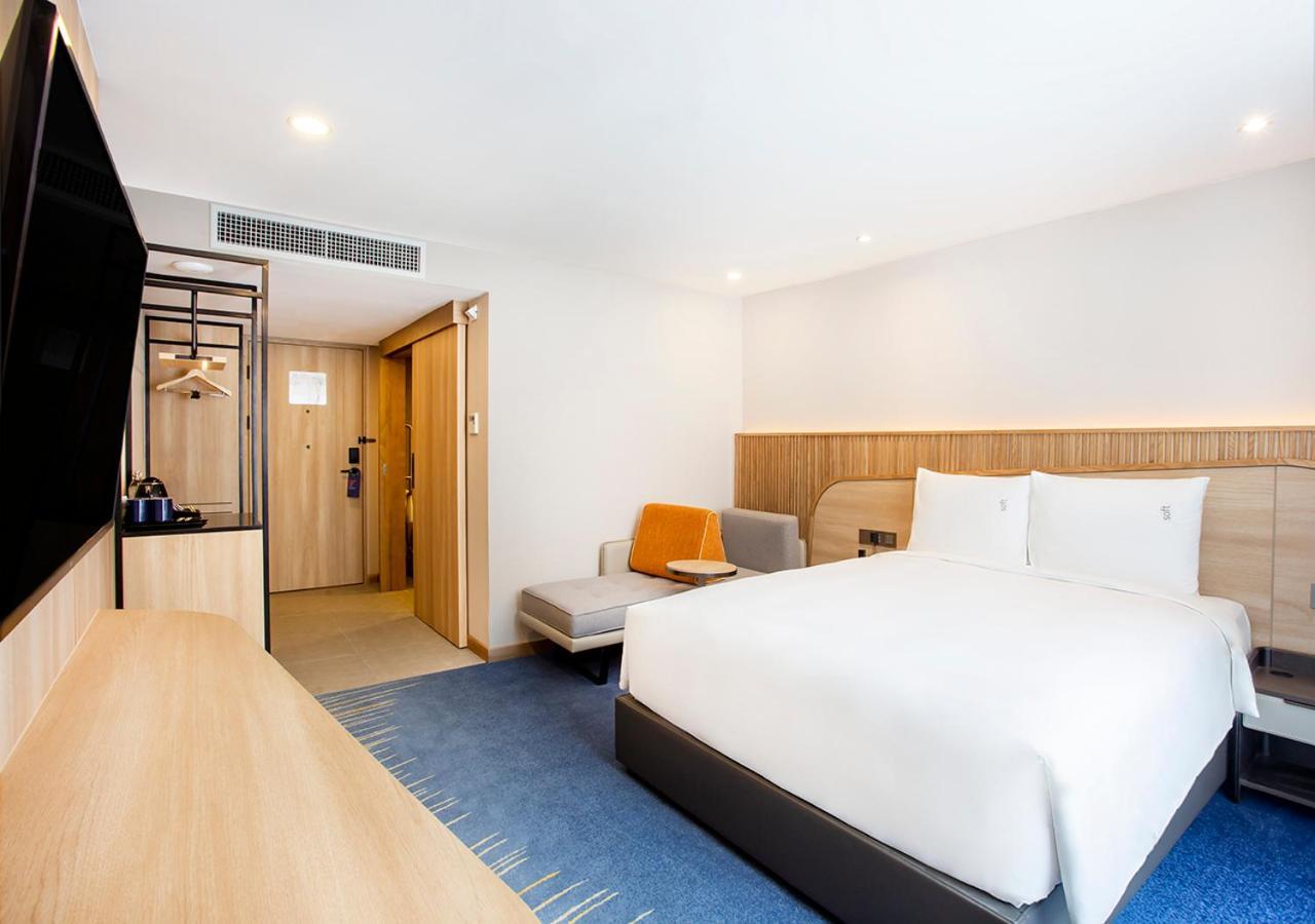 Standard Queen Room - Accessible with Free Breakfast