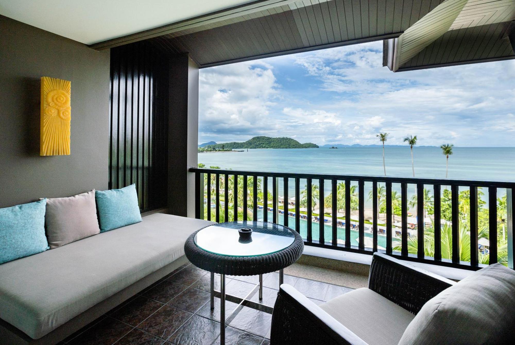 Deluxe King Room Balcony Sea View