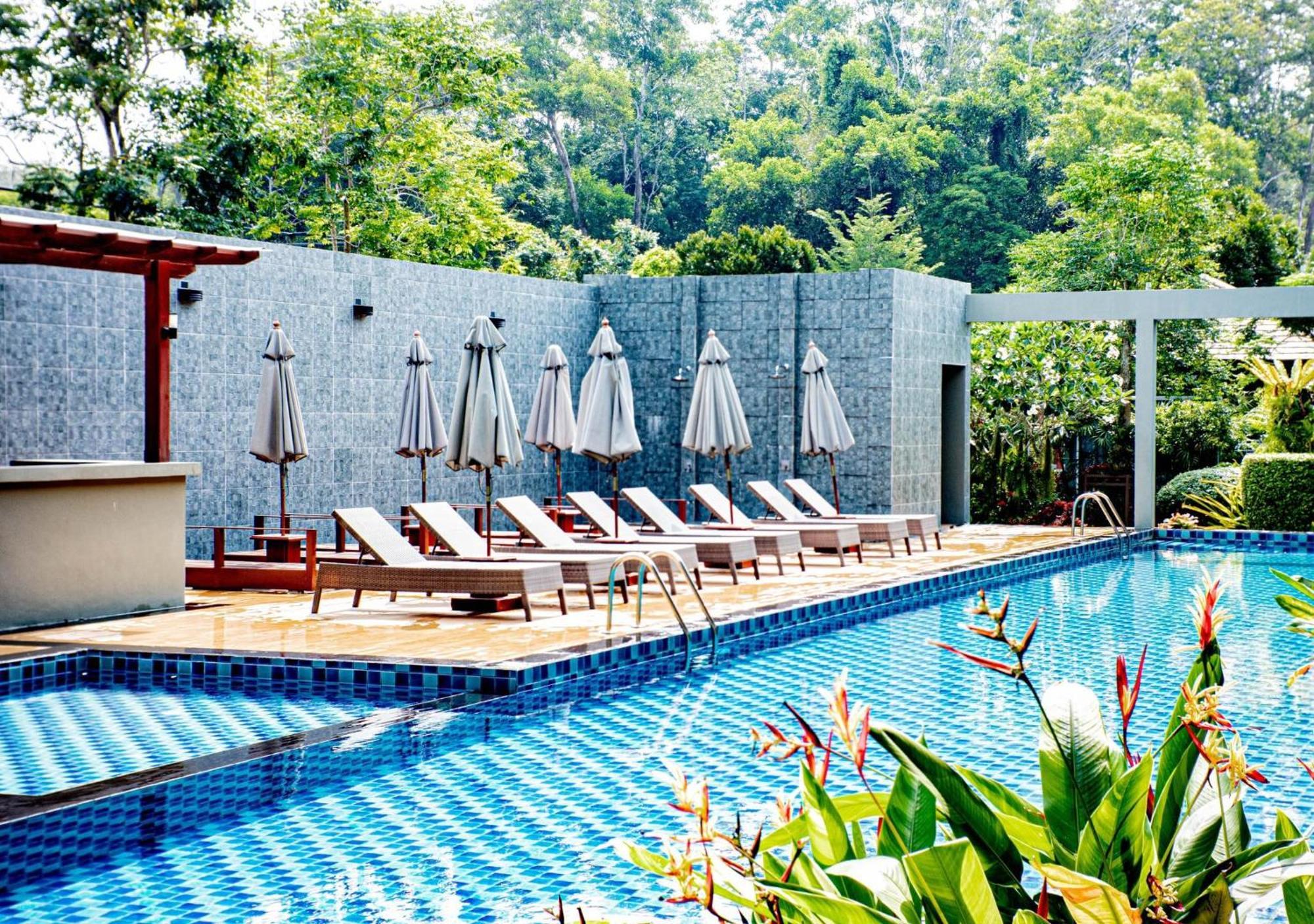 Deluxe Double or Twin Room Pool Access