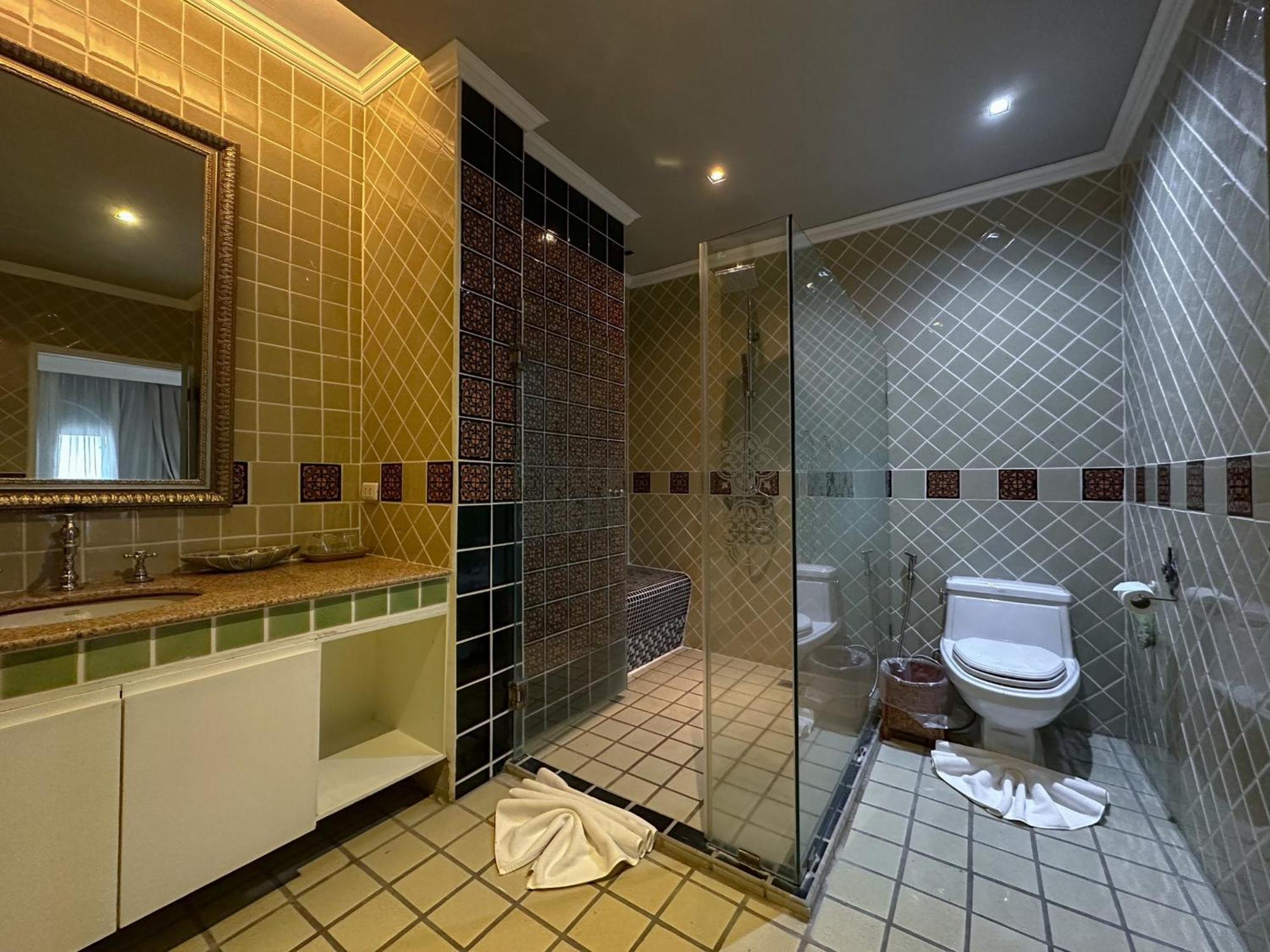 One-Bedroom Suite,1587518594:JPEG