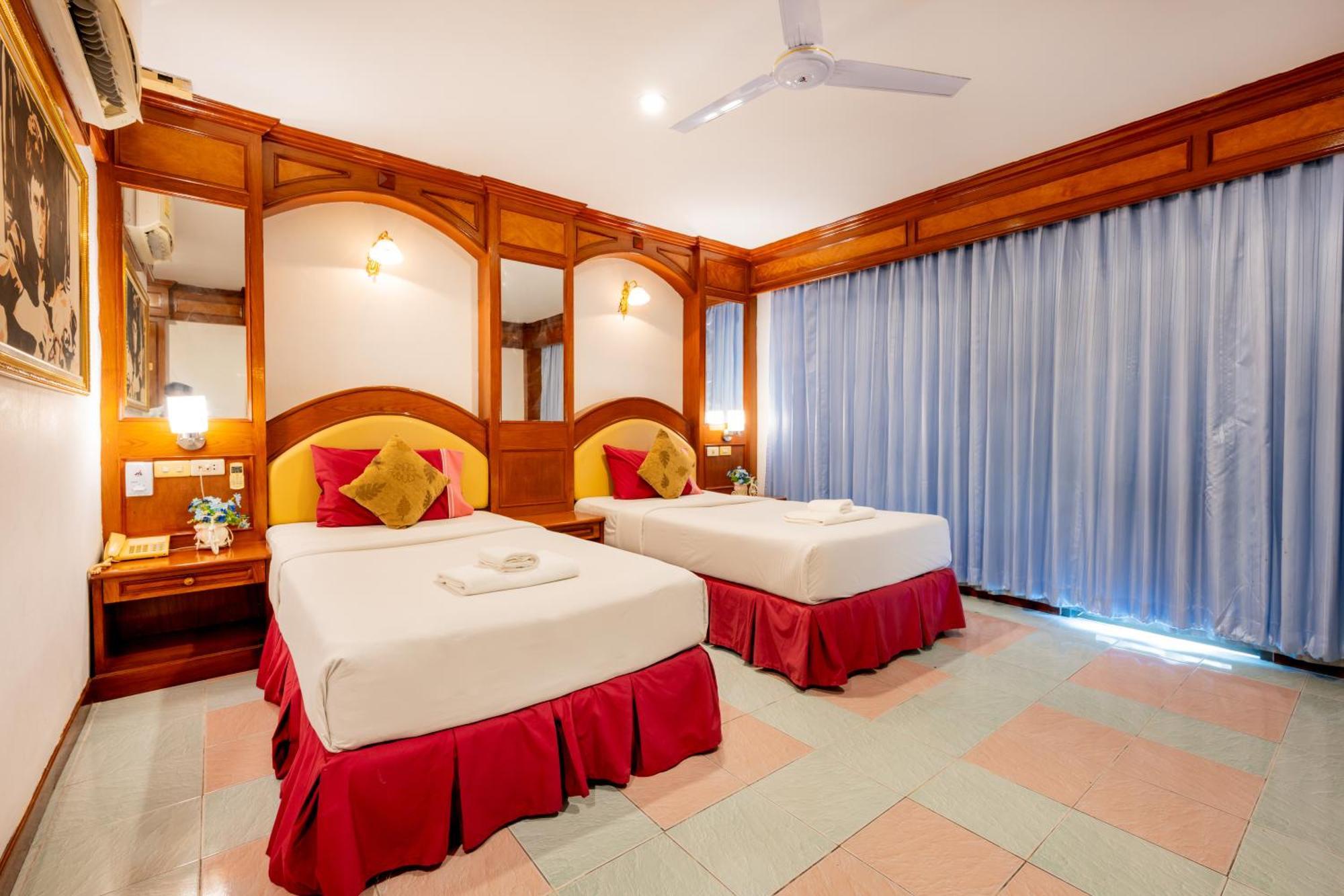 Standard Twin Room