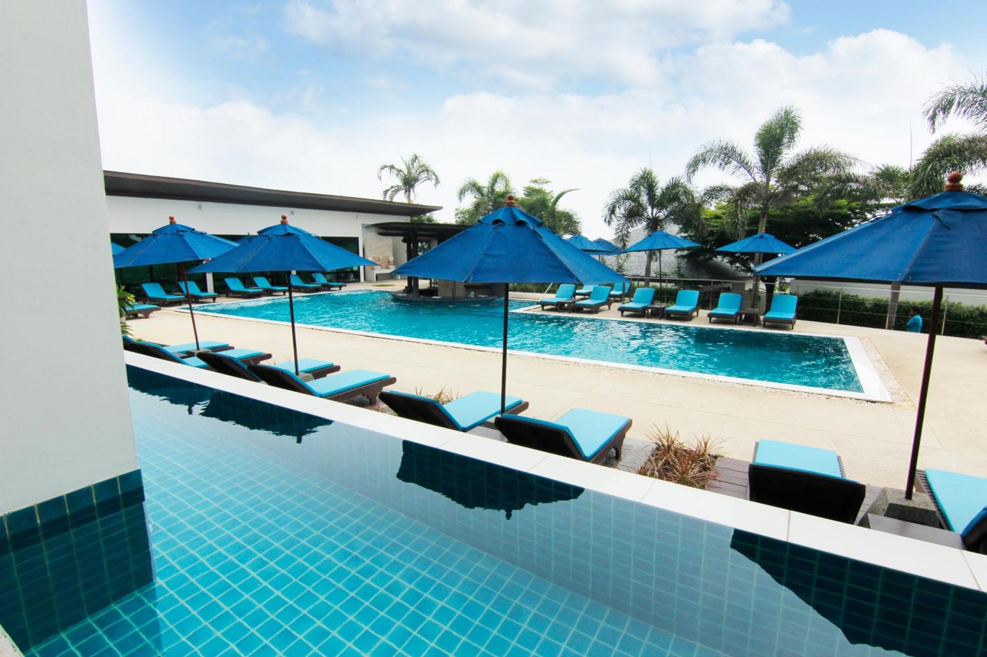 Deluxe Double or Twin Room Pool Access