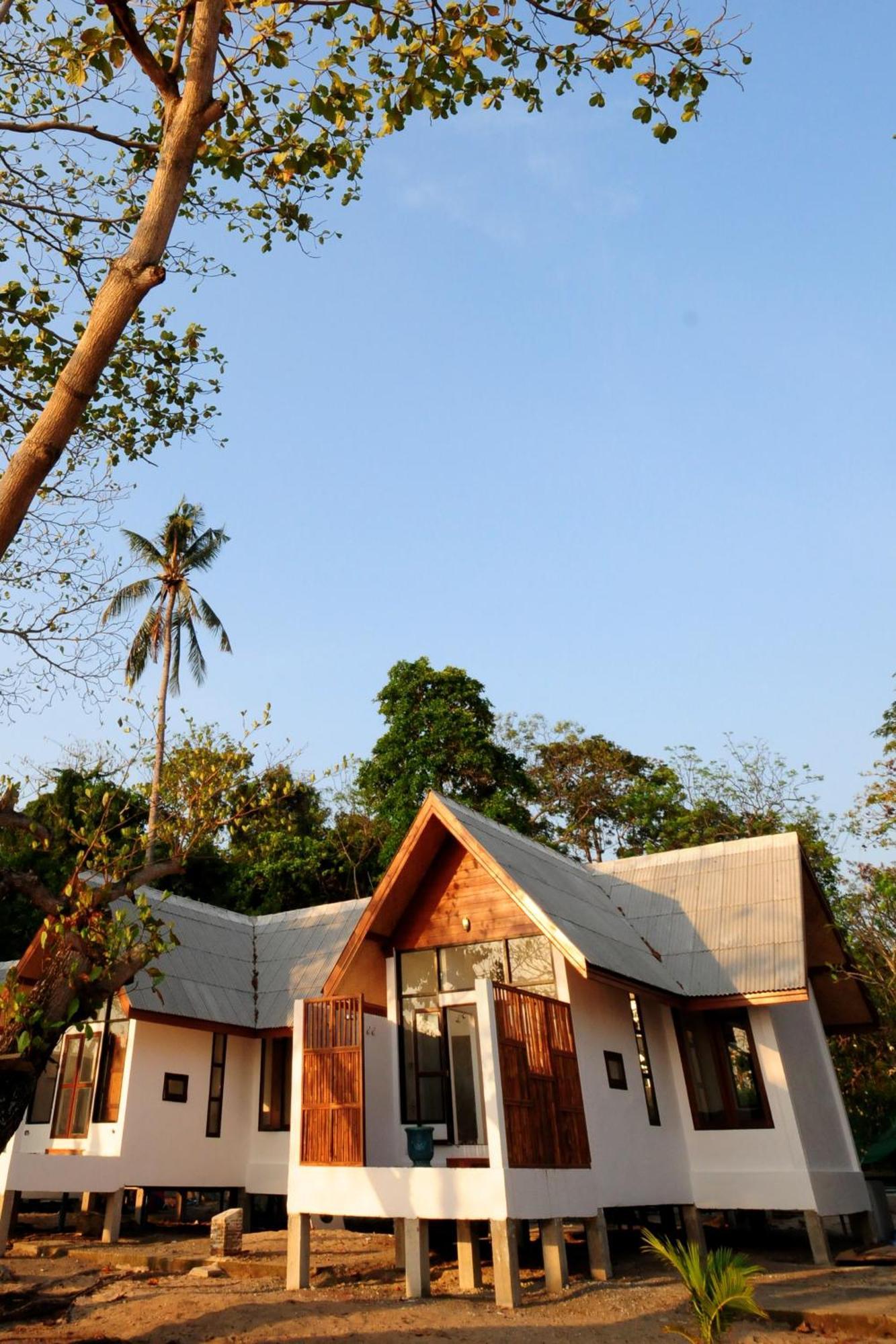 Bungalow Beach Front