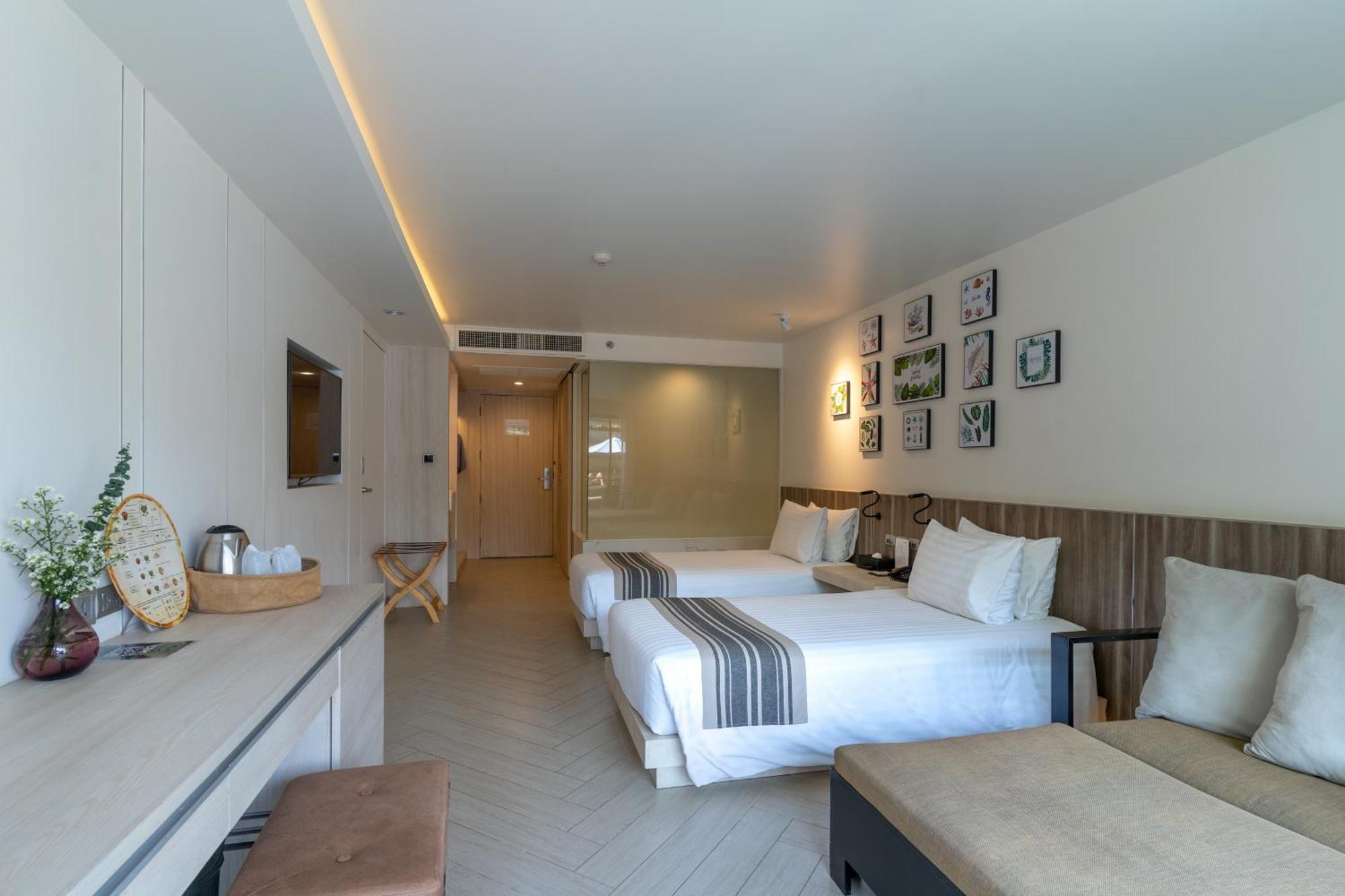 Zweibettzimmer mit Zugang zum Pool