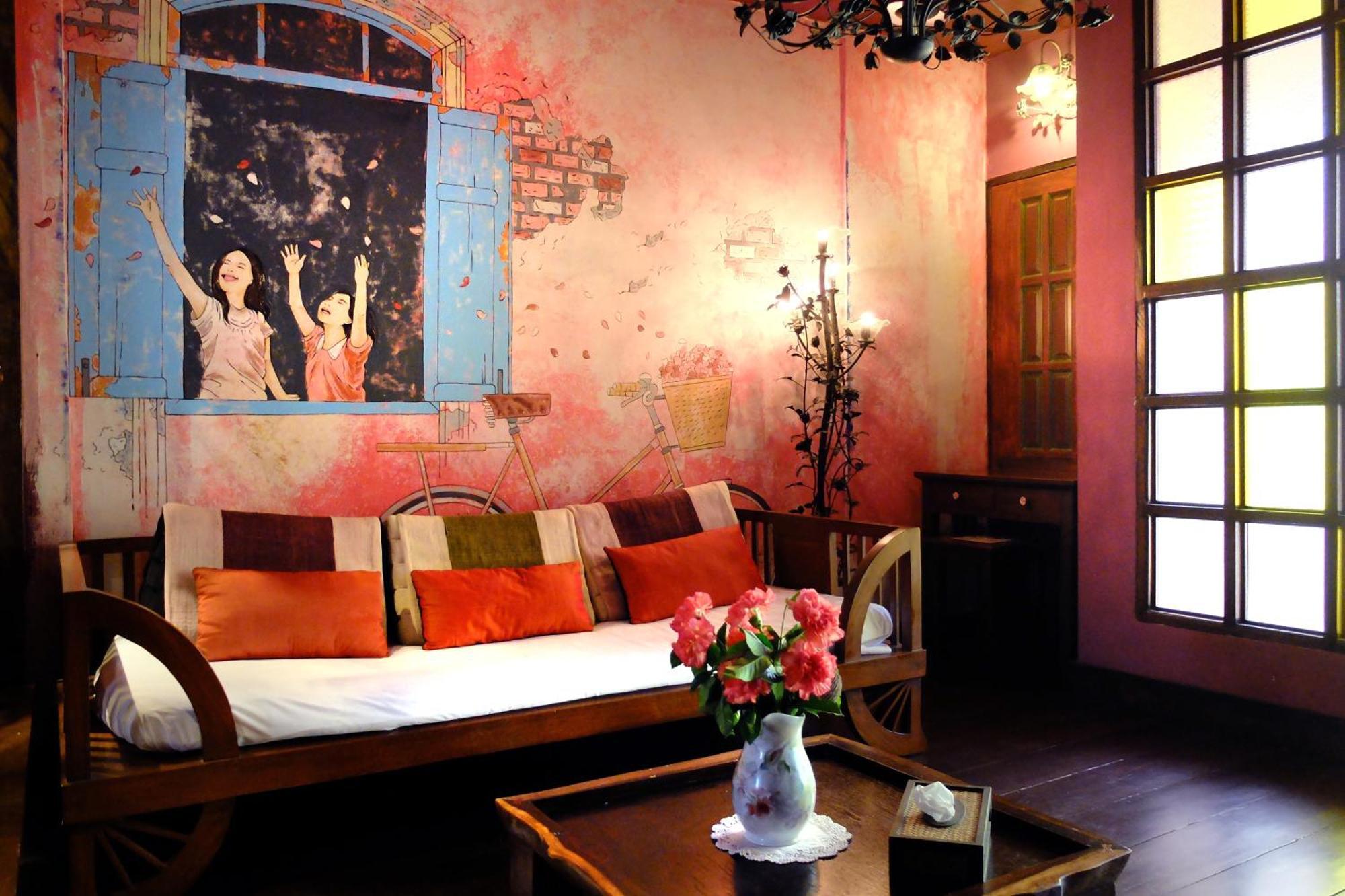 Honeymoon Suite