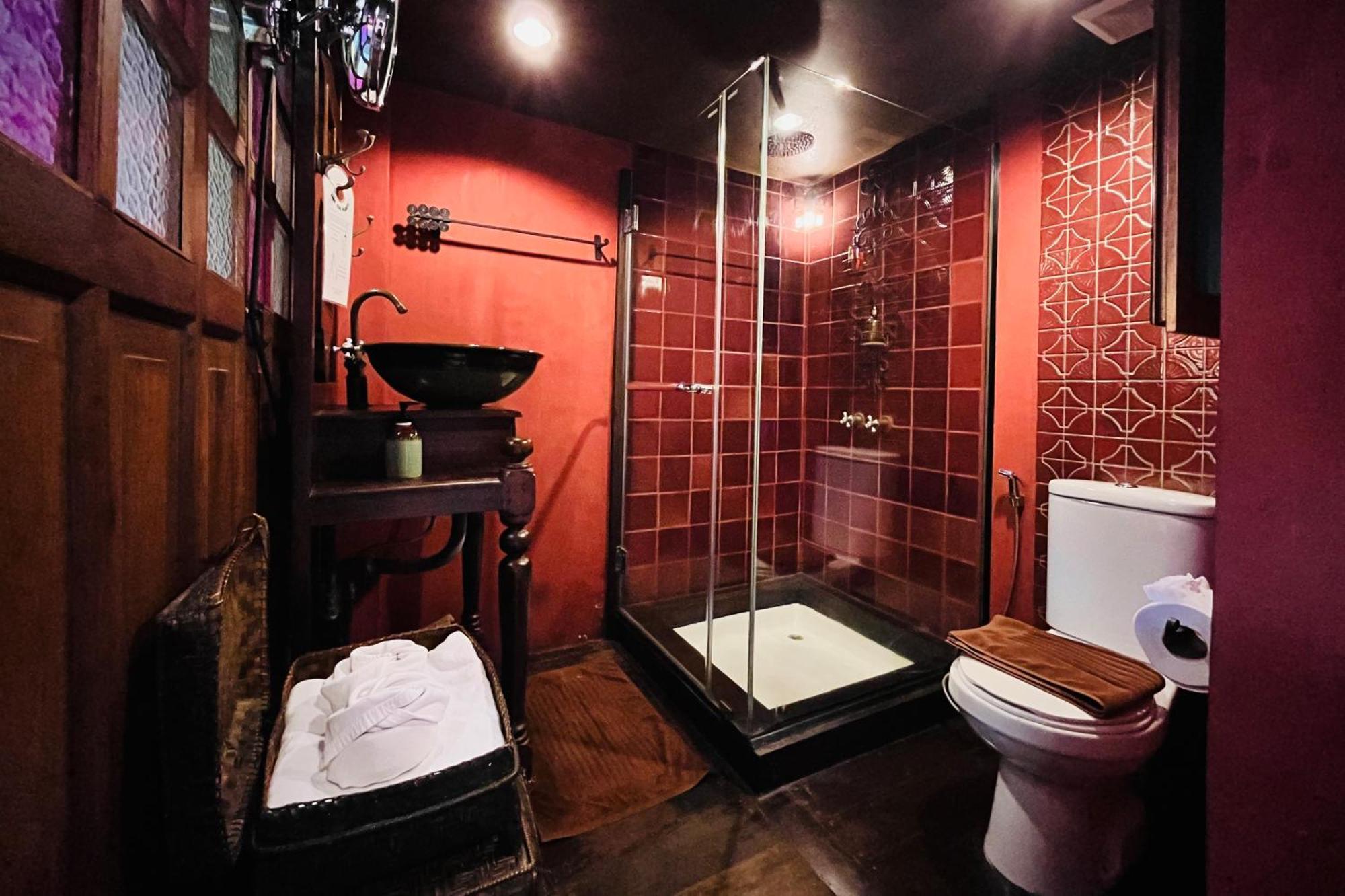 Queen Loft Suite