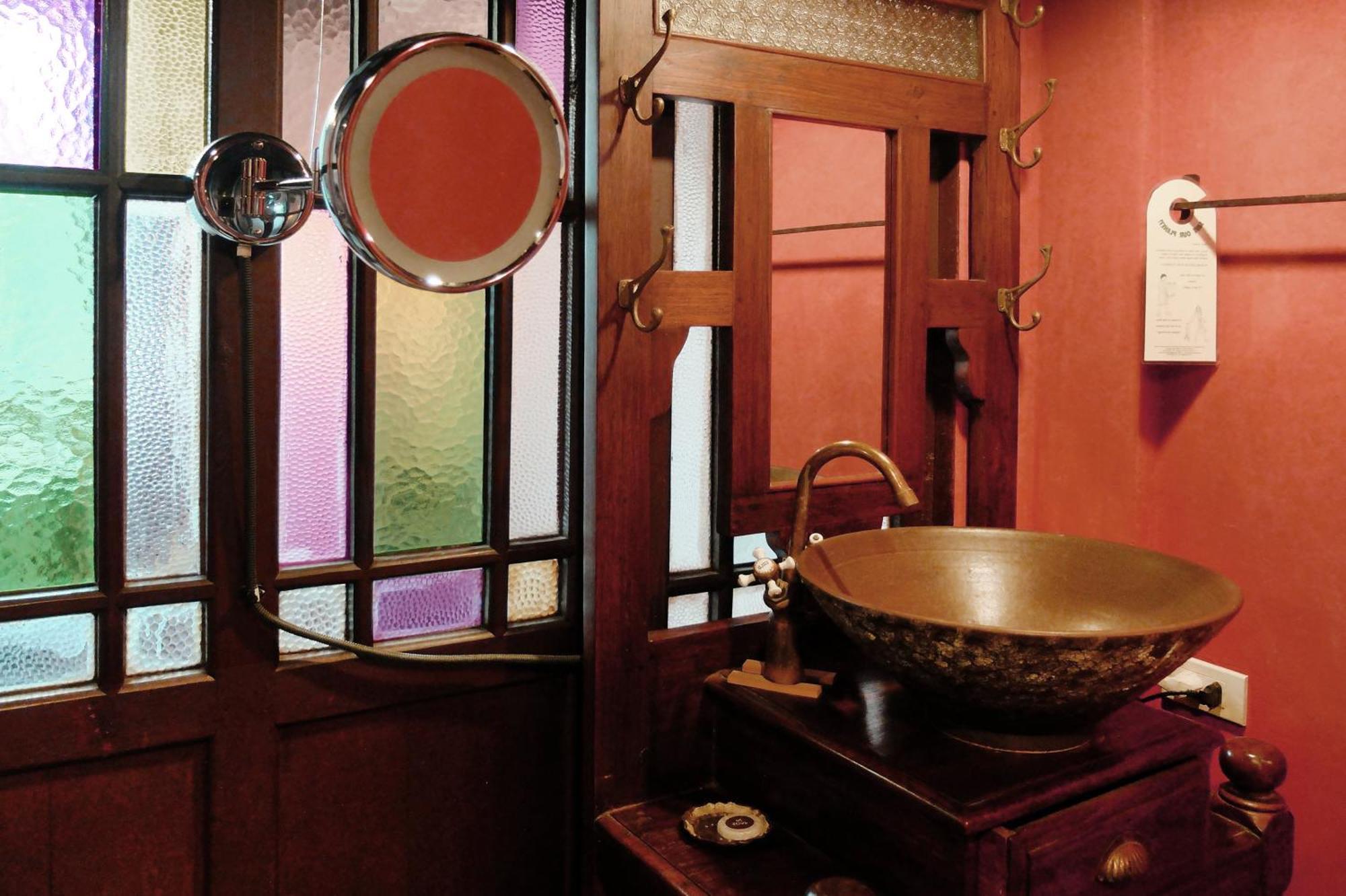 Queen Loft Suite