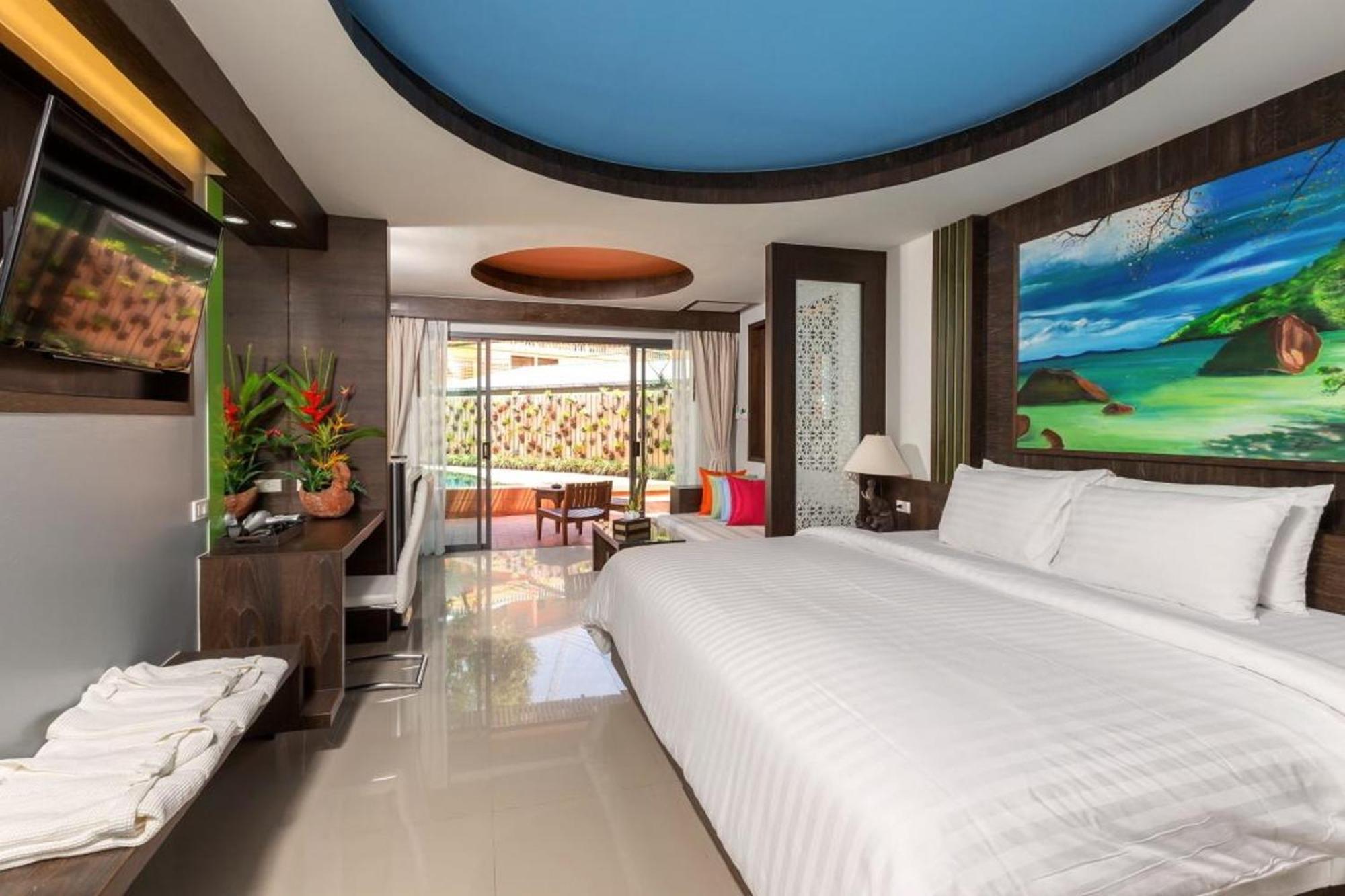 Grand Deluxe Double or Twin Room Pool Access