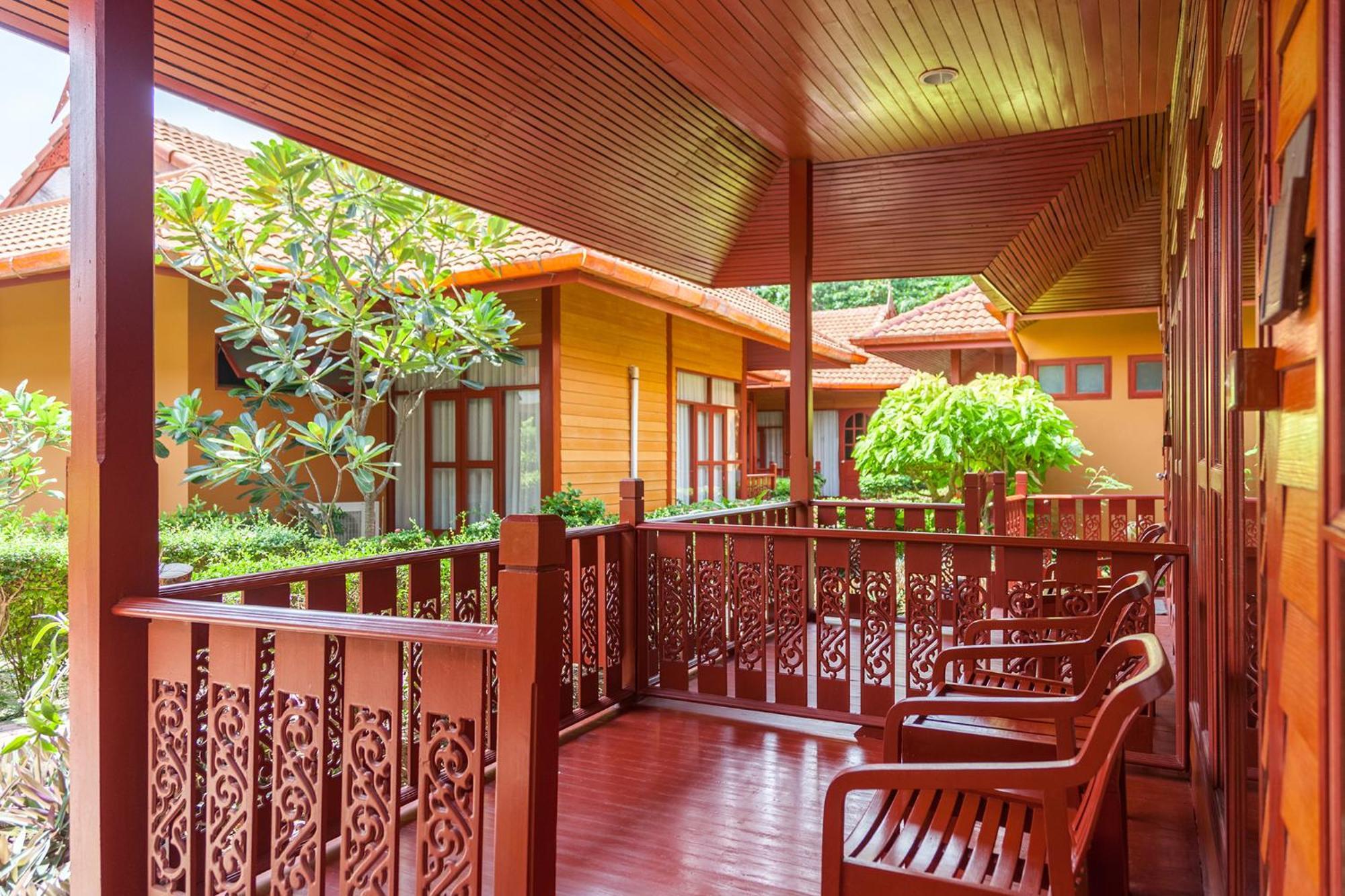 Superior Garden Bungalow