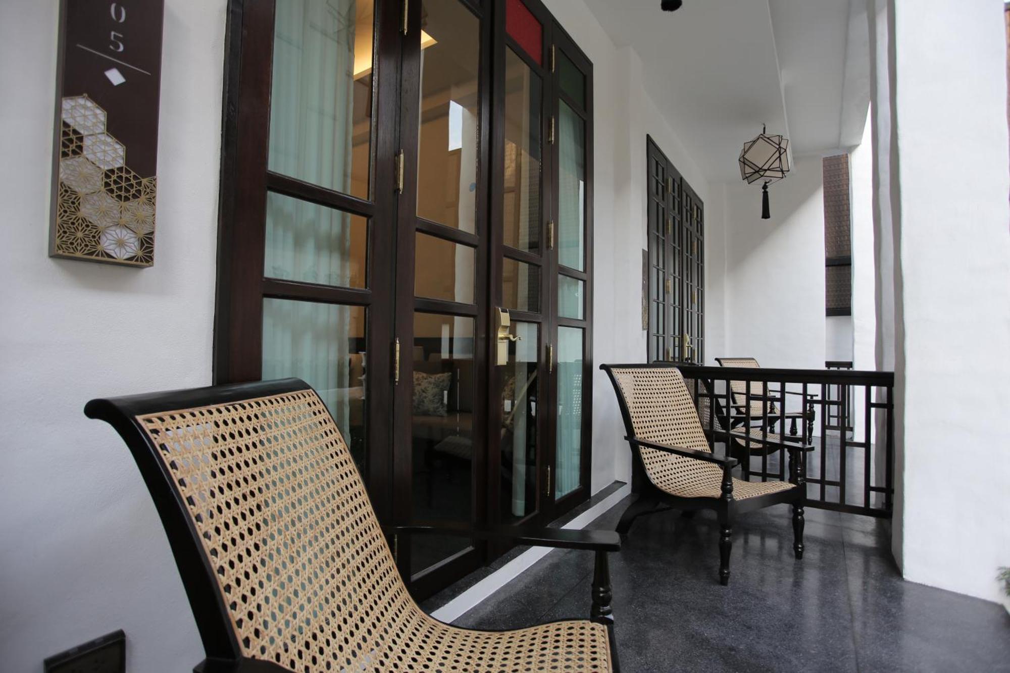 Deluxe Double or Twin Room Pool Access