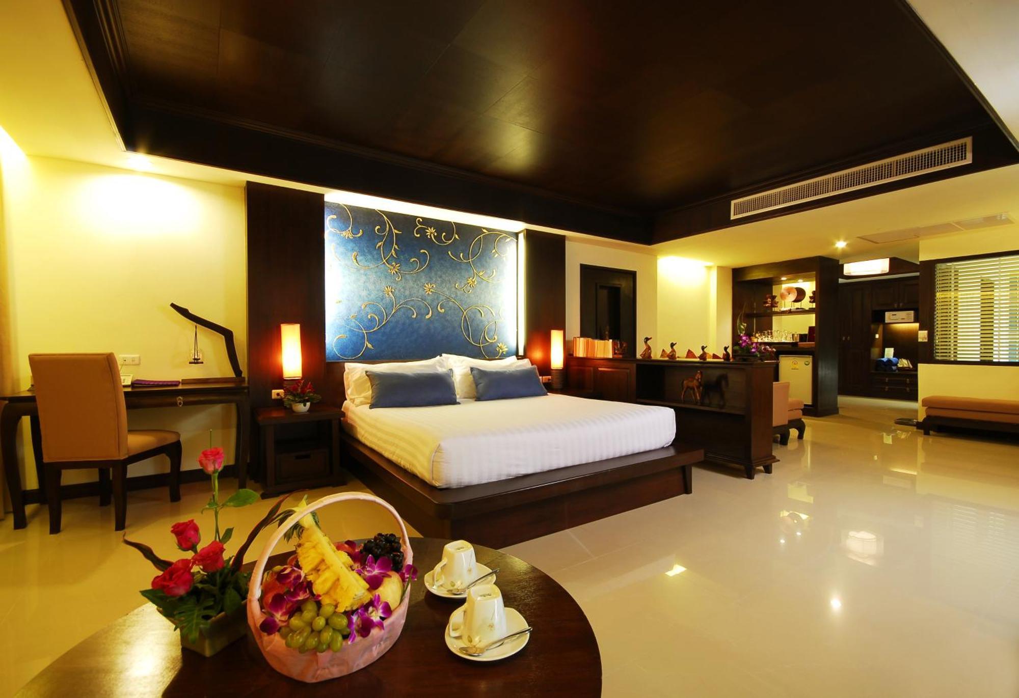Orchid Jacuzzi Suite