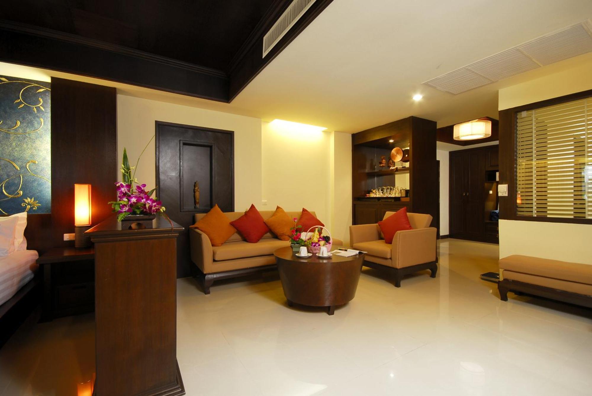 Orchid Jacuzzi Suite