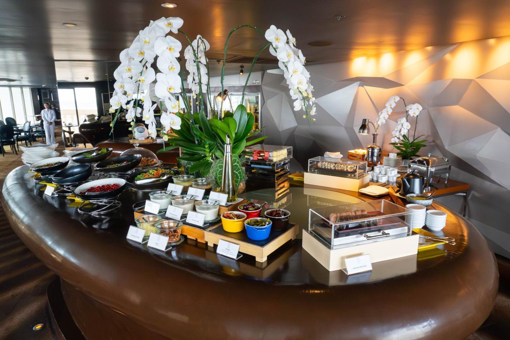 Tower Club Suite City View Lounge