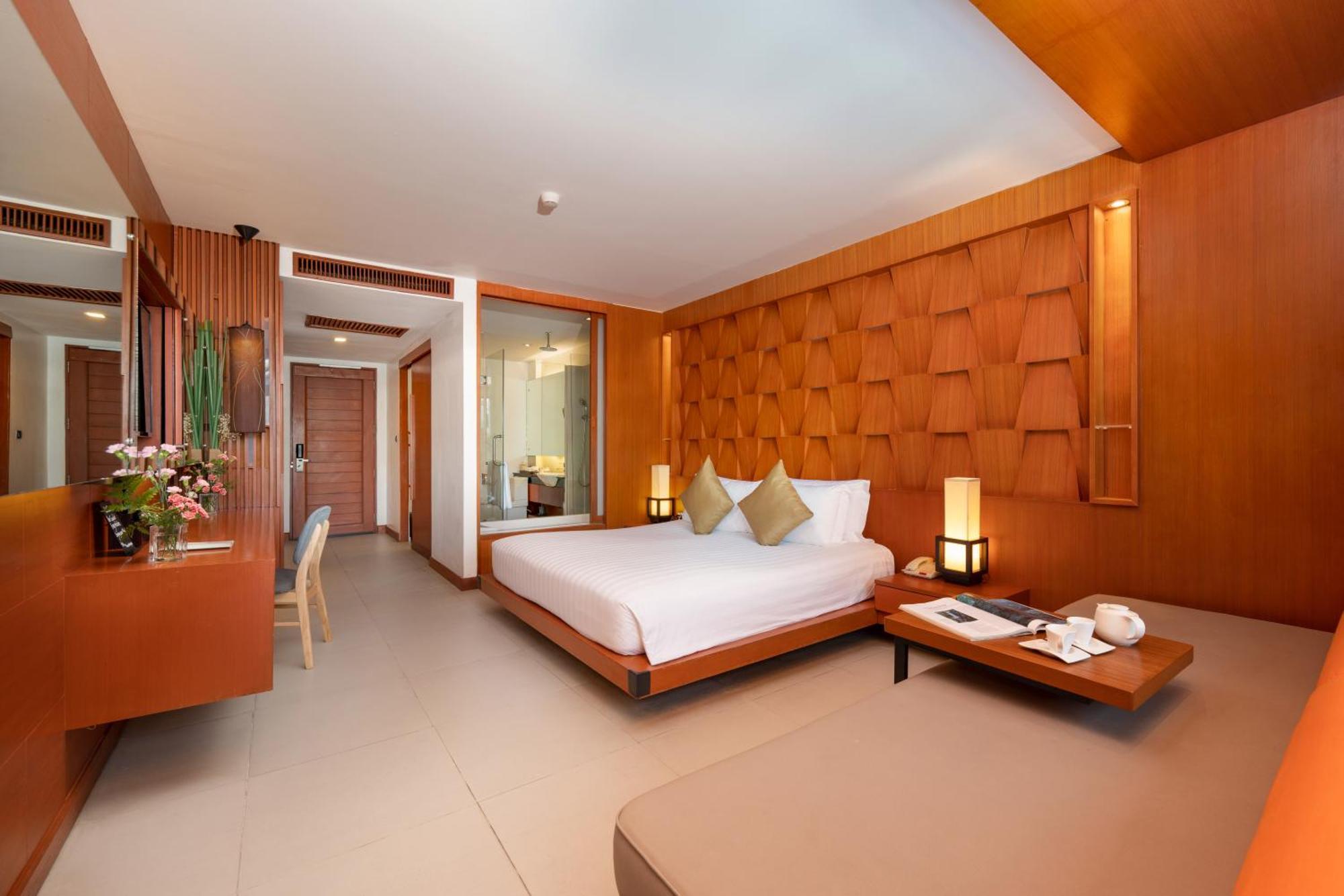 Deluxe Double Room Pool View Daily Complimentary Minibar