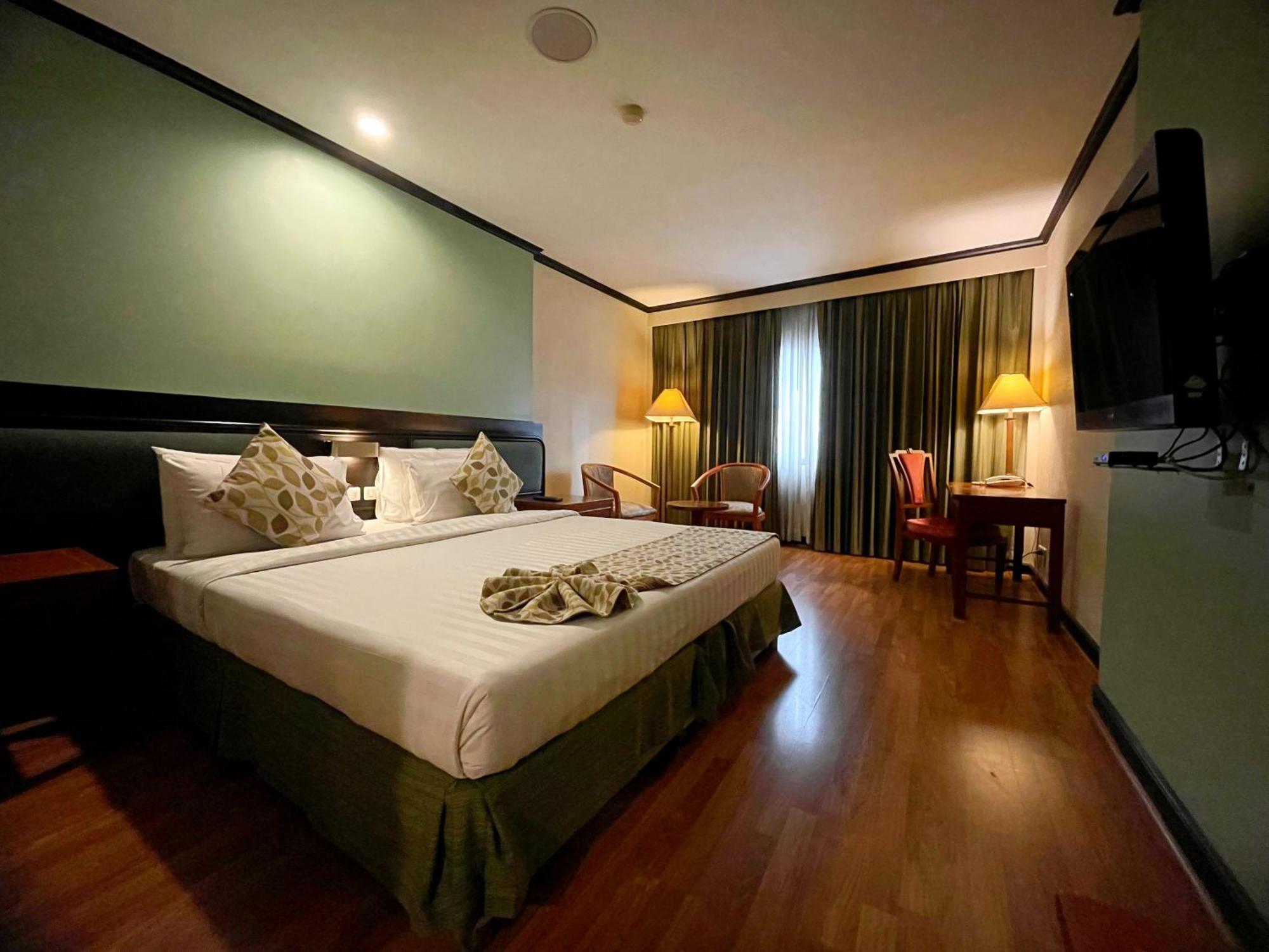 Deluxe Premium King Room
