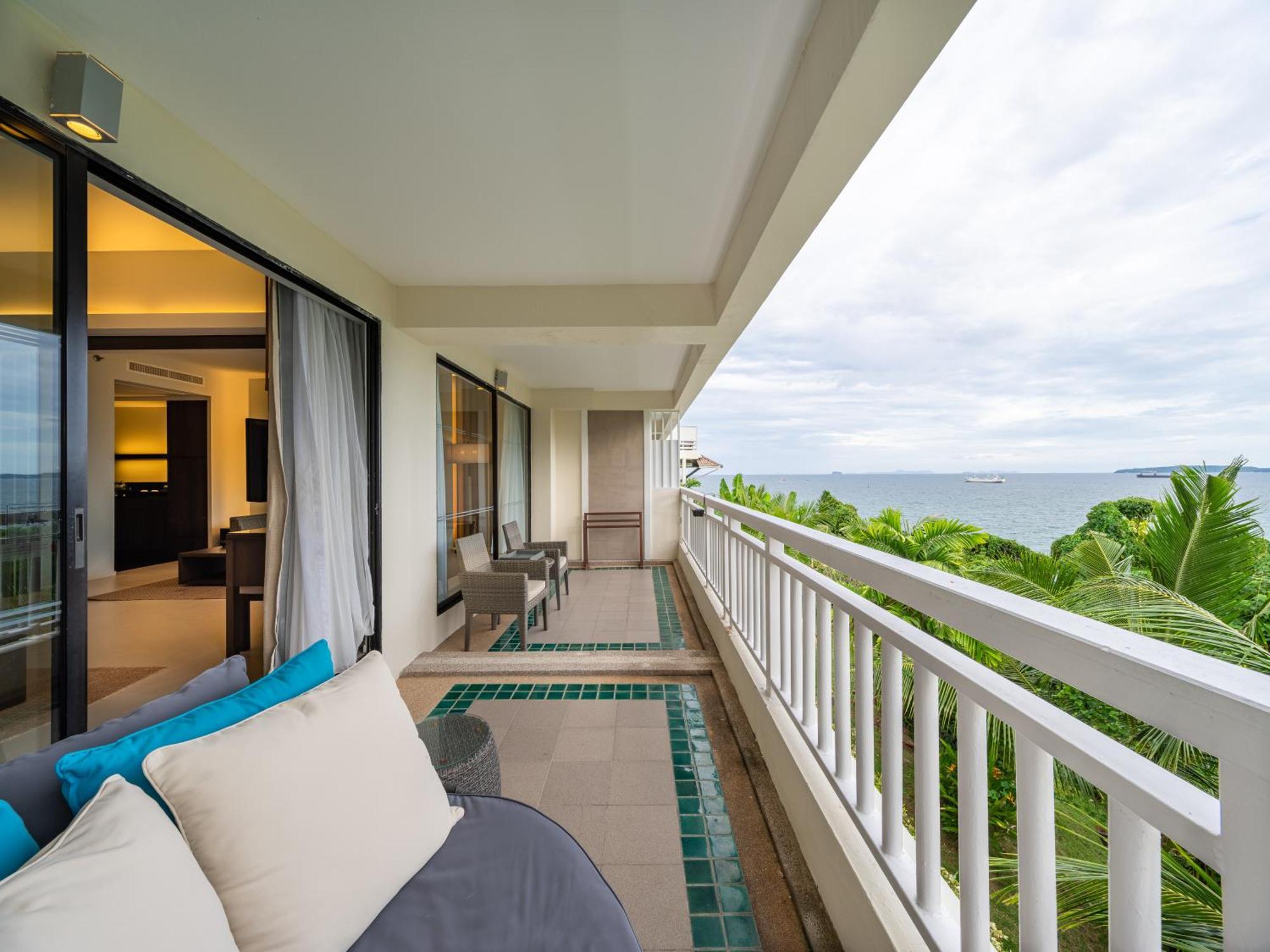 Cape Suite Sea View