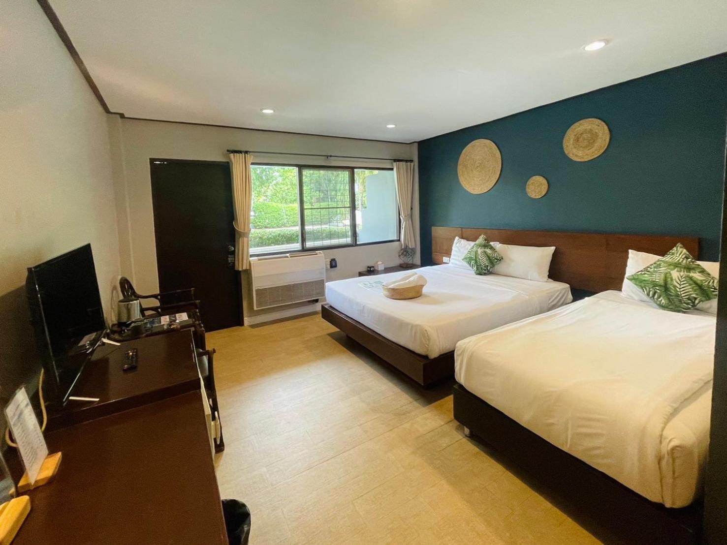 Standard Queen Room