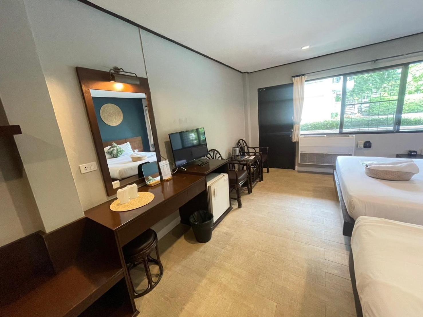 Standard Queen Room