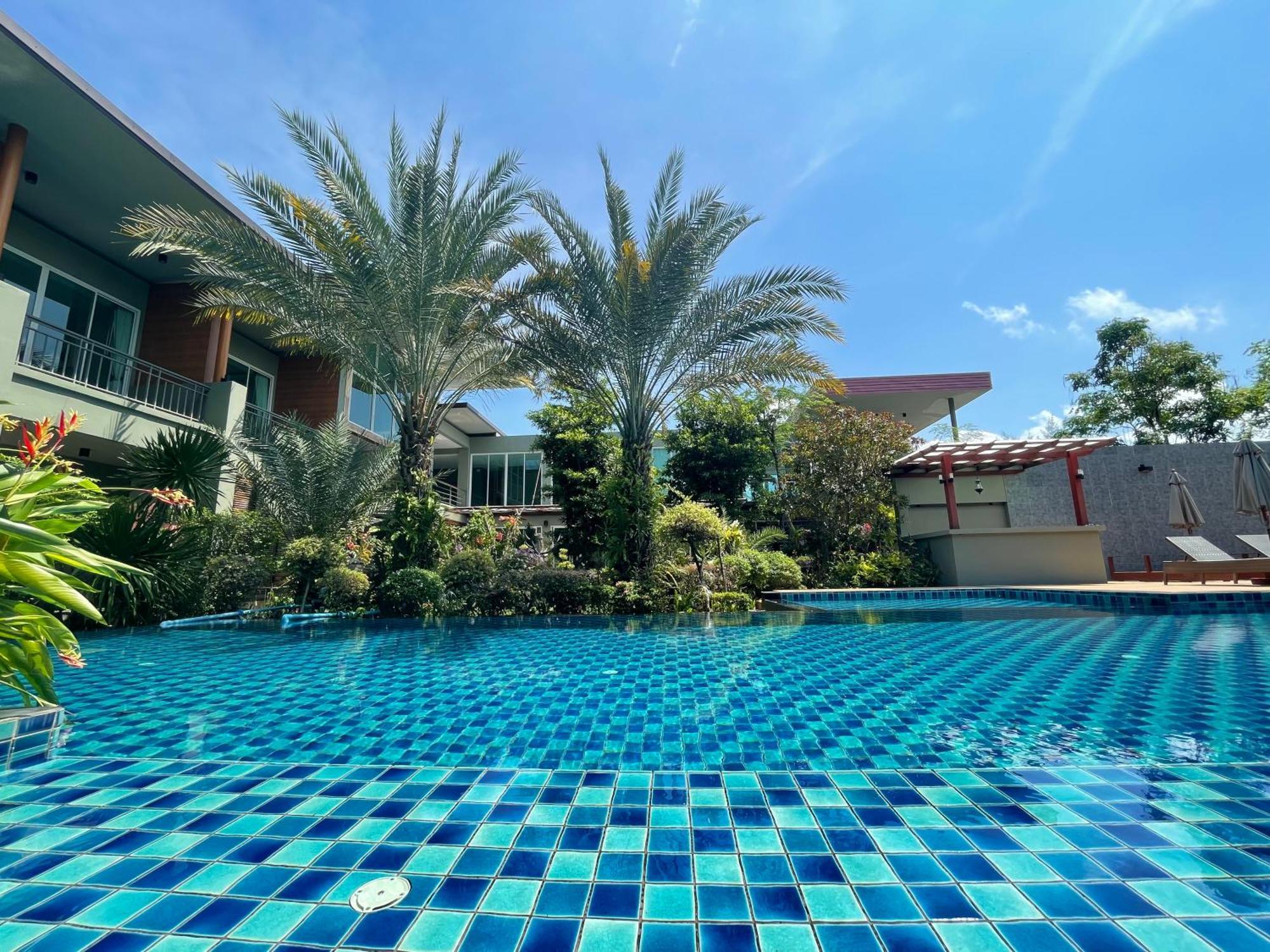 Deluxe Double or Twin Room Pool Access