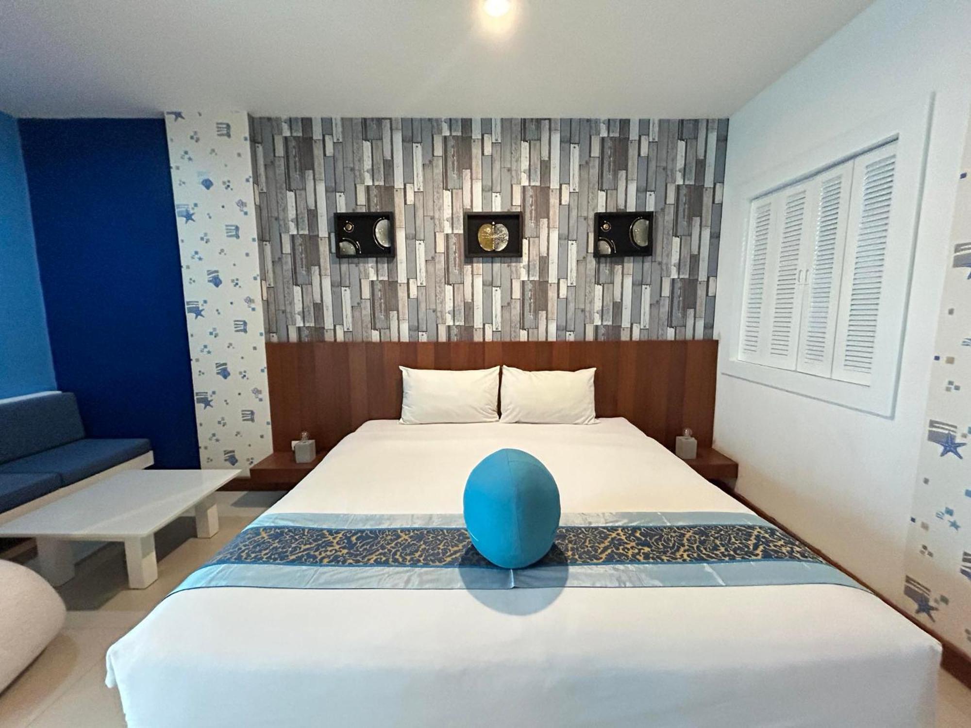 Studio S Room