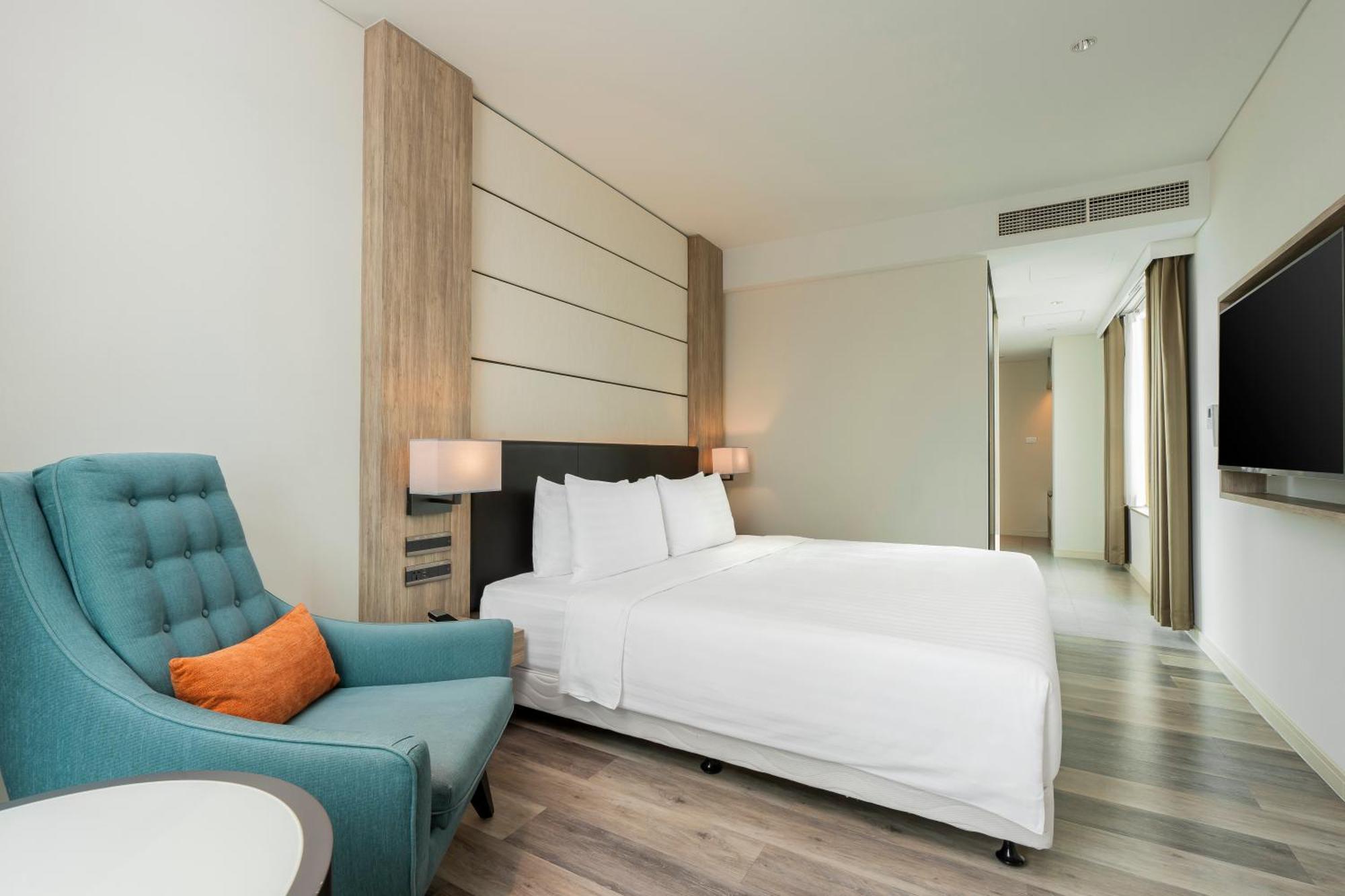 Corner Double Room