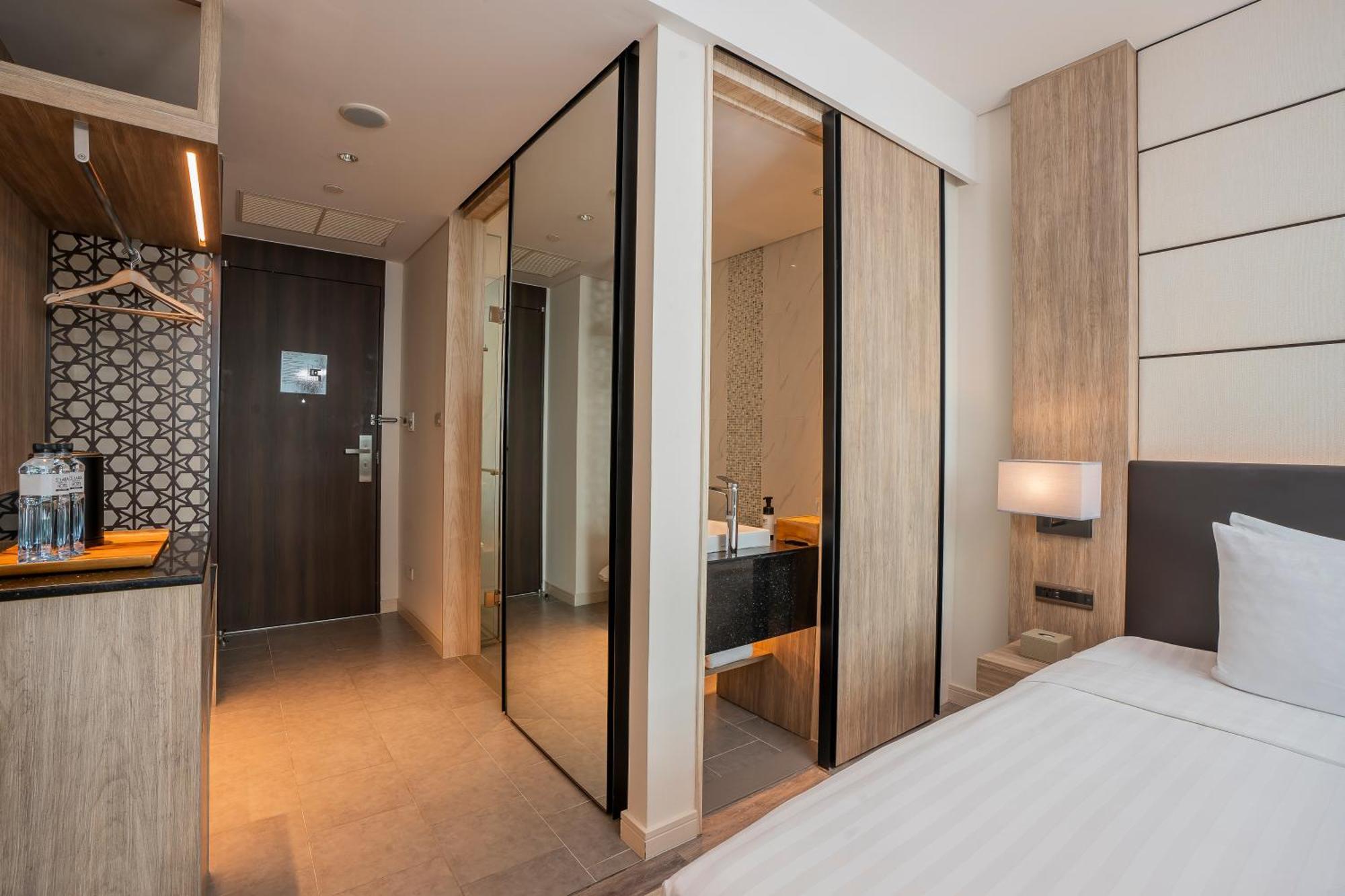 Standard Double Room 1 King Bed
