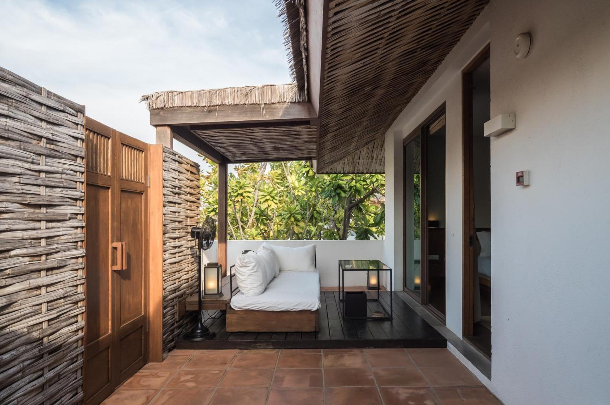 Oceanbed Jacuzzi Villa