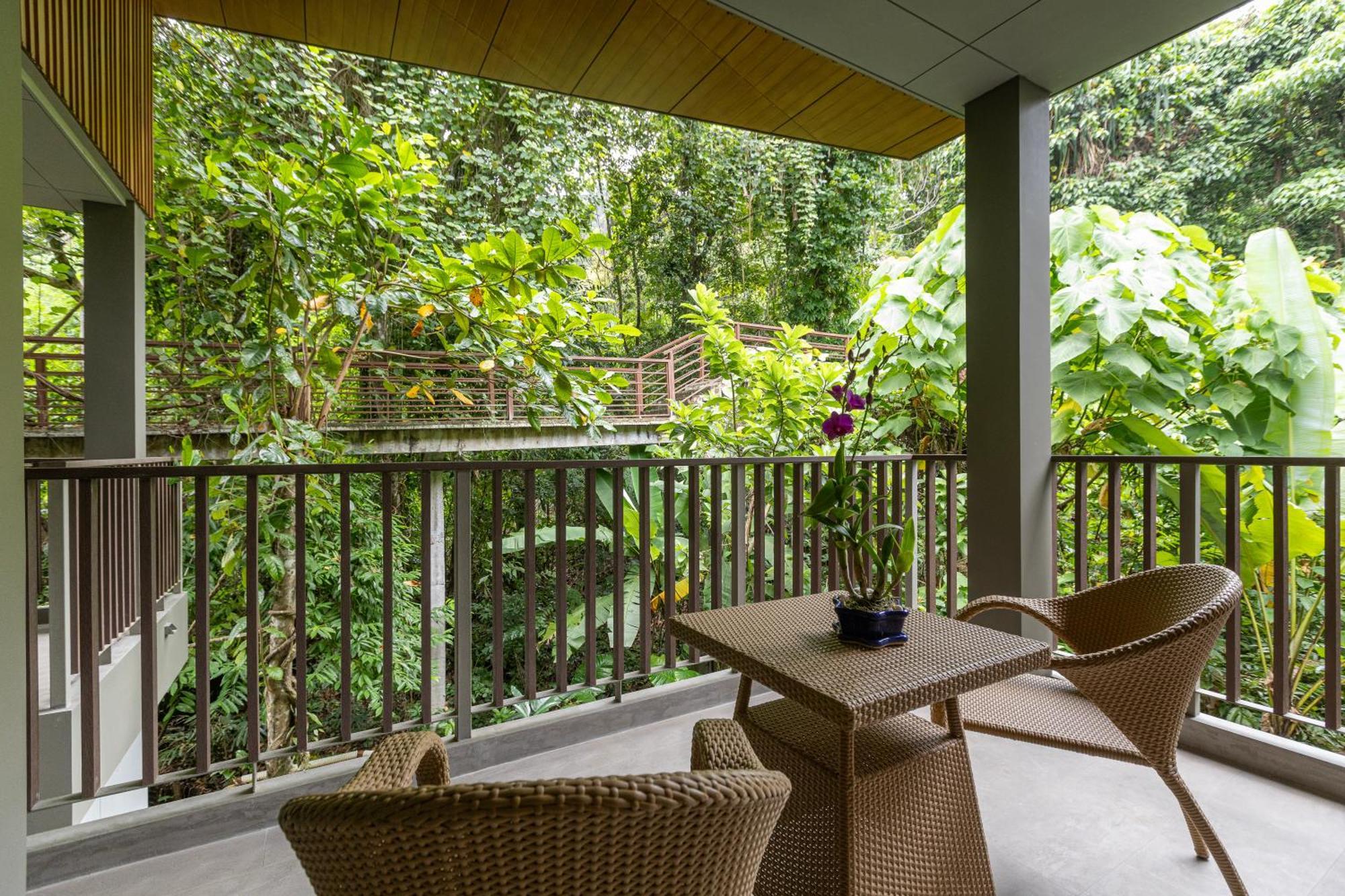 Estate Deluxe Forest Room