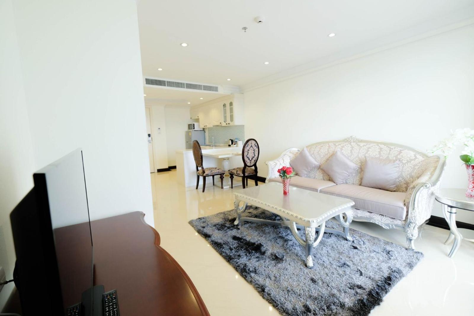 One-Bedroom Suite City View