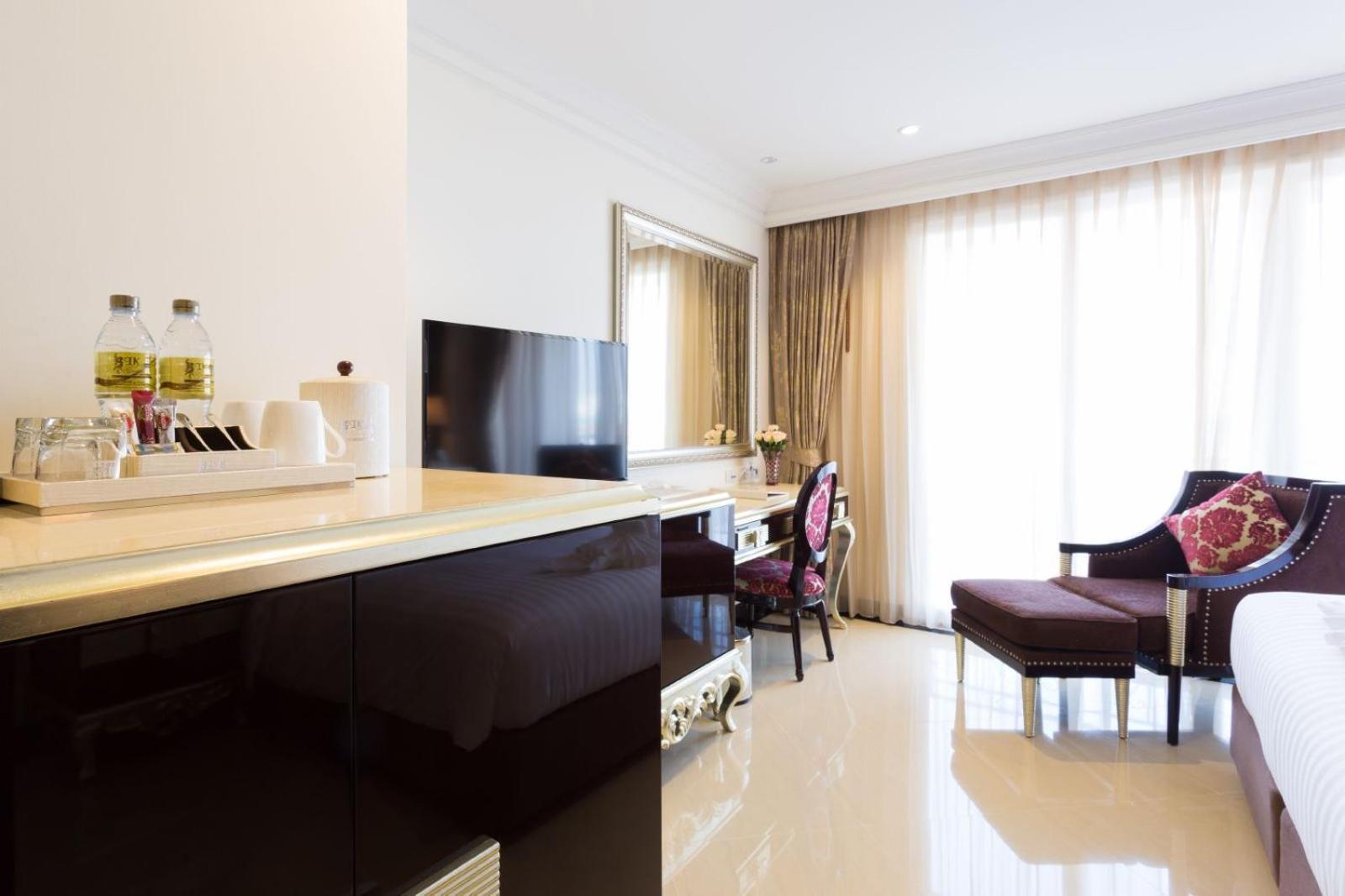 Deluxe King Room
