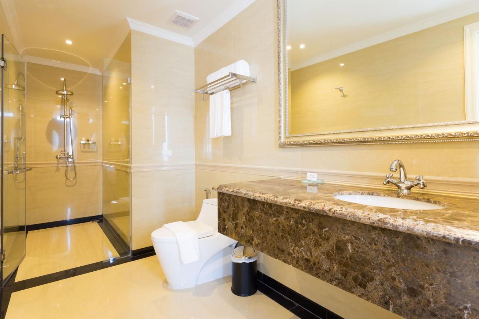 Two-Bedroom King Suite