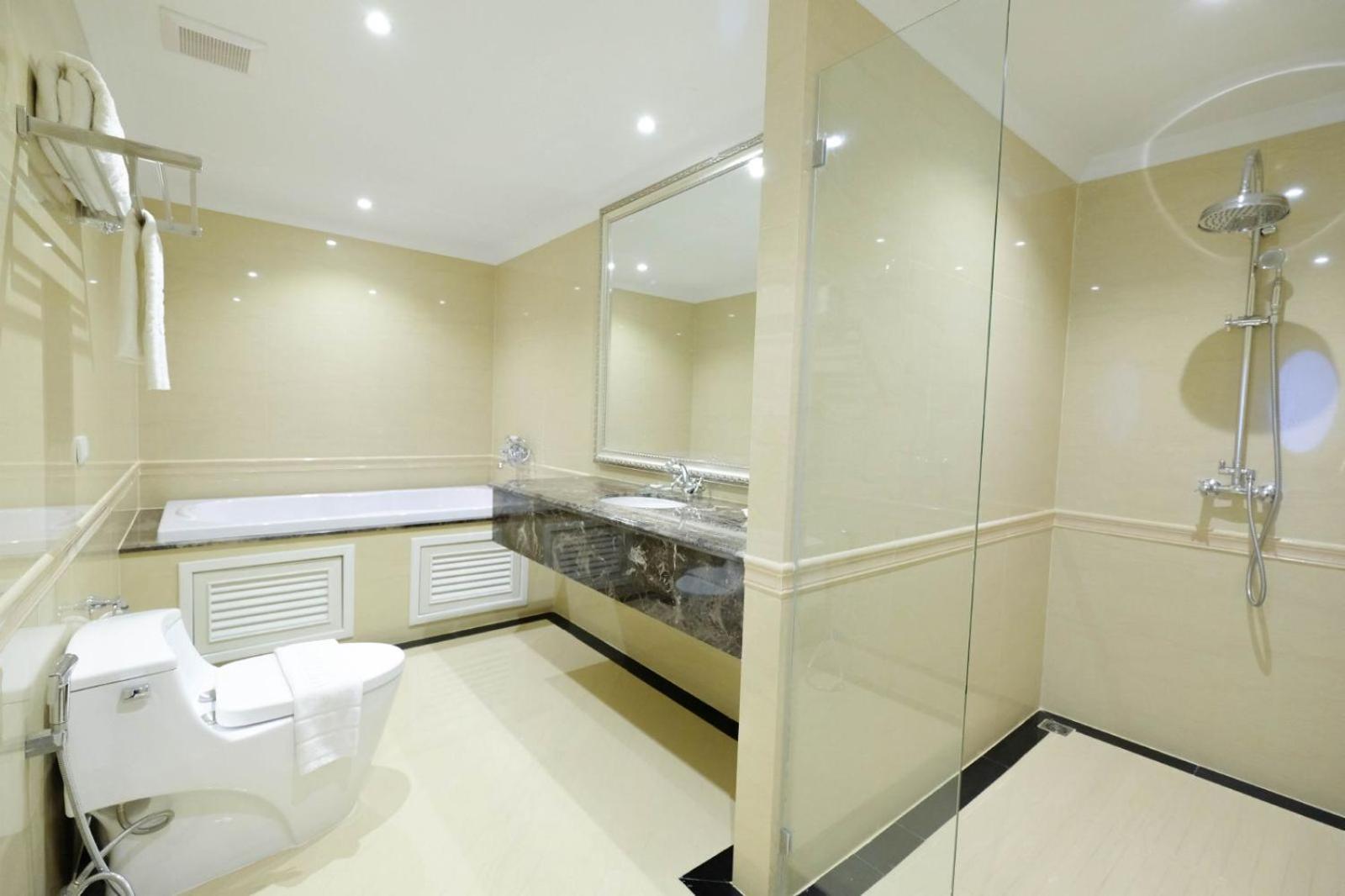 One-Bedroom Suite City View