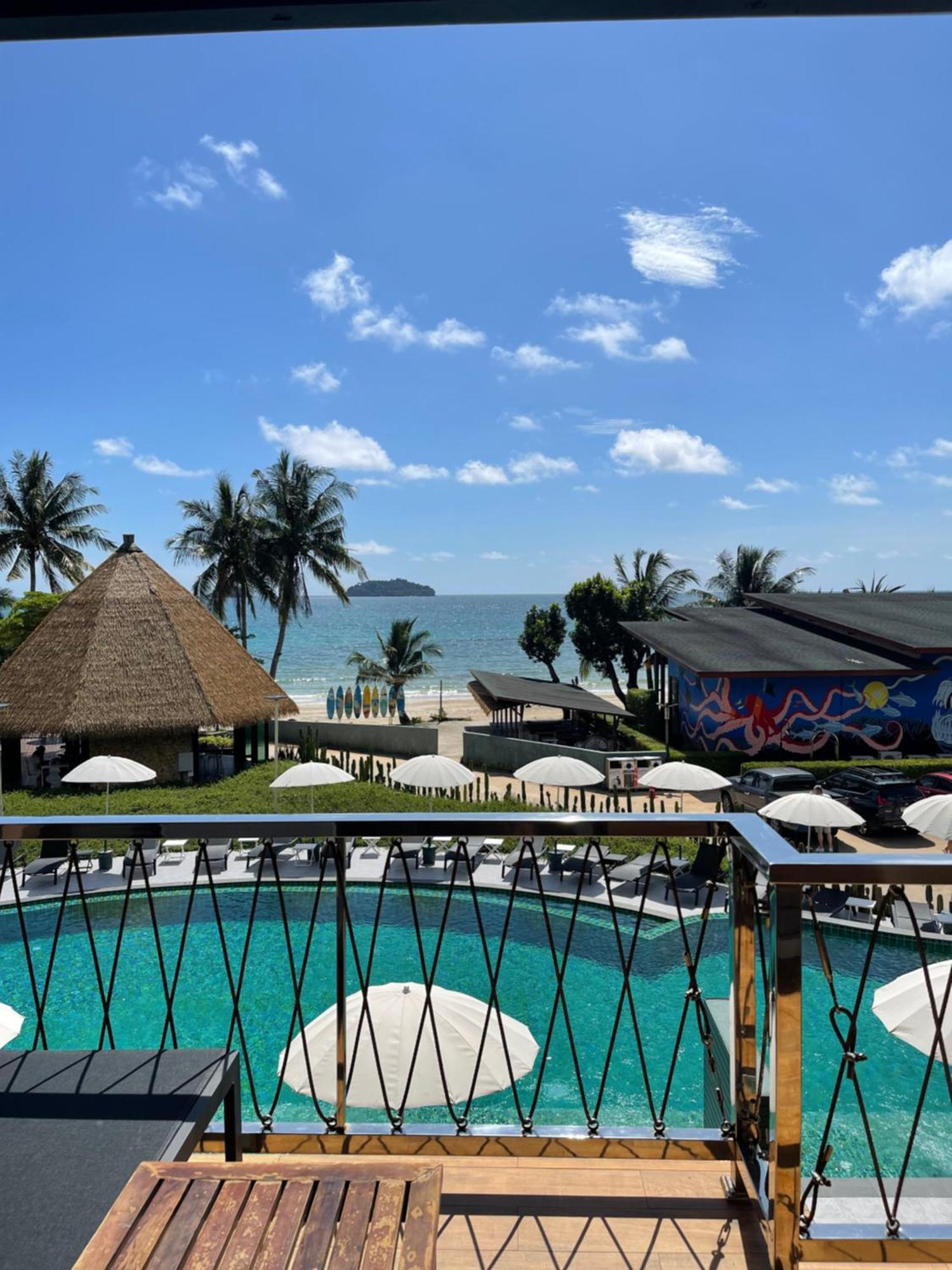 Superior Pool View Room