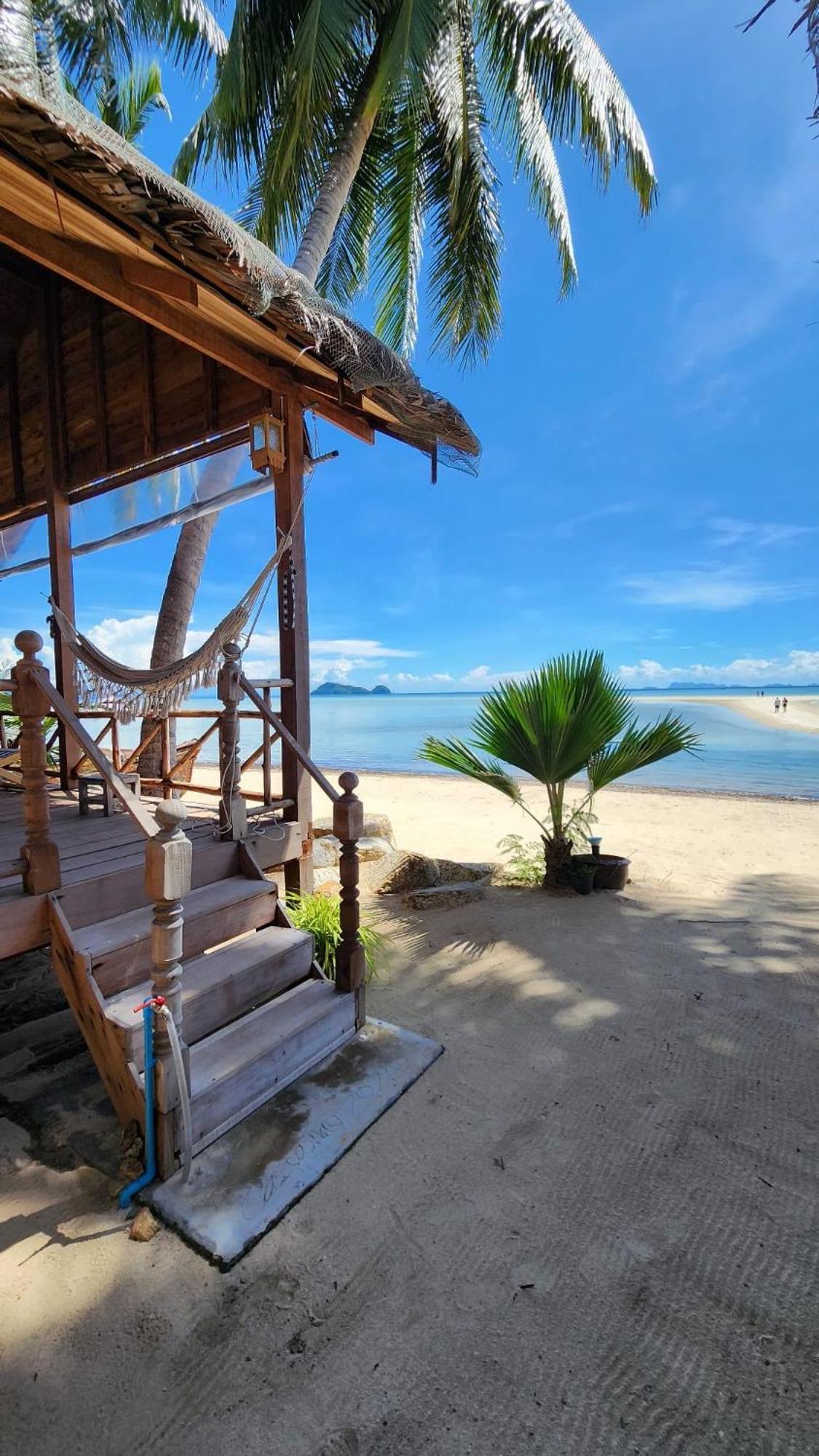 Bungalow Beach Front