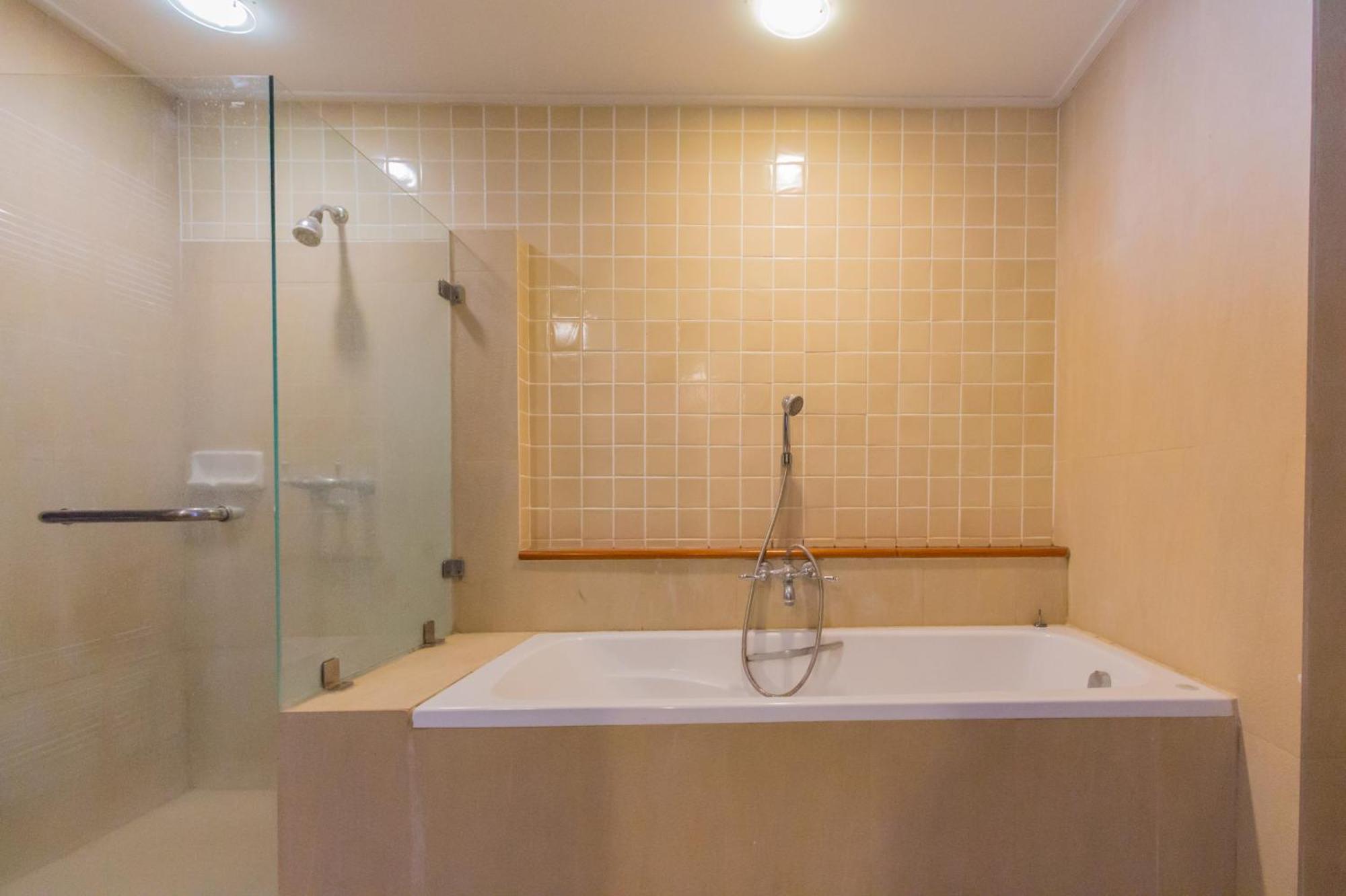 Twin Room with Balcony,1609720551:JPEG