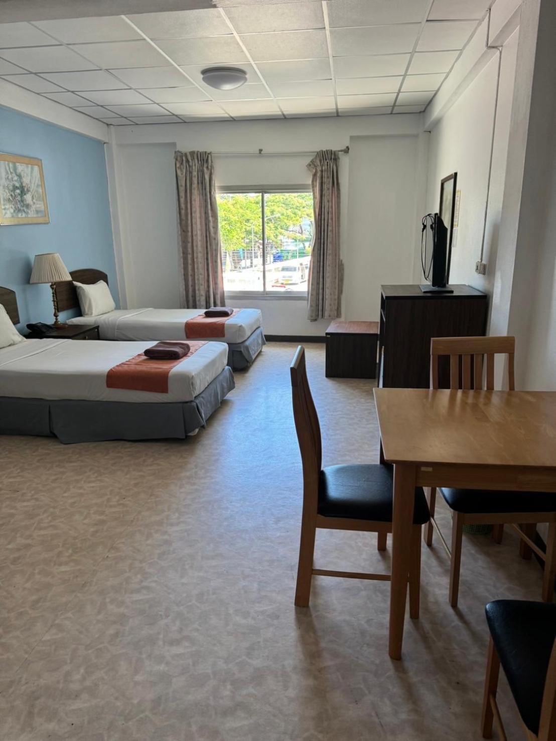 Standard Twin Room
