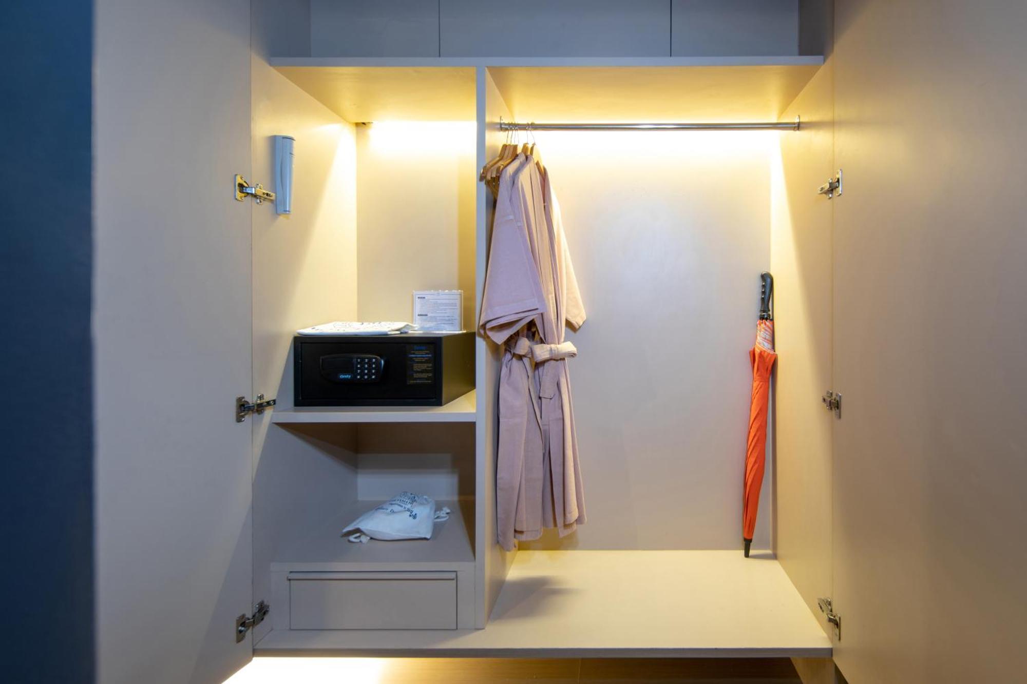 Deluxe Double with Sea View,1611126268:JPEG