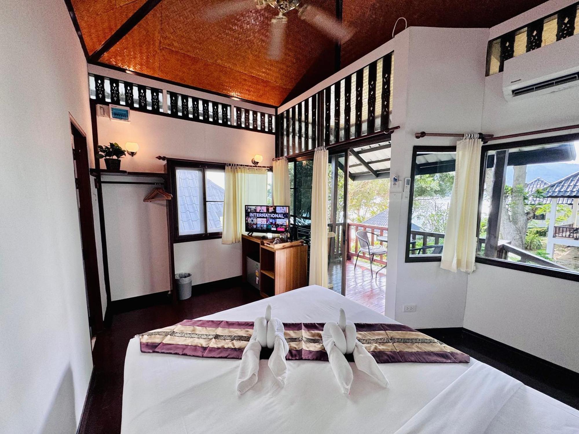 Queen Room with Sea View