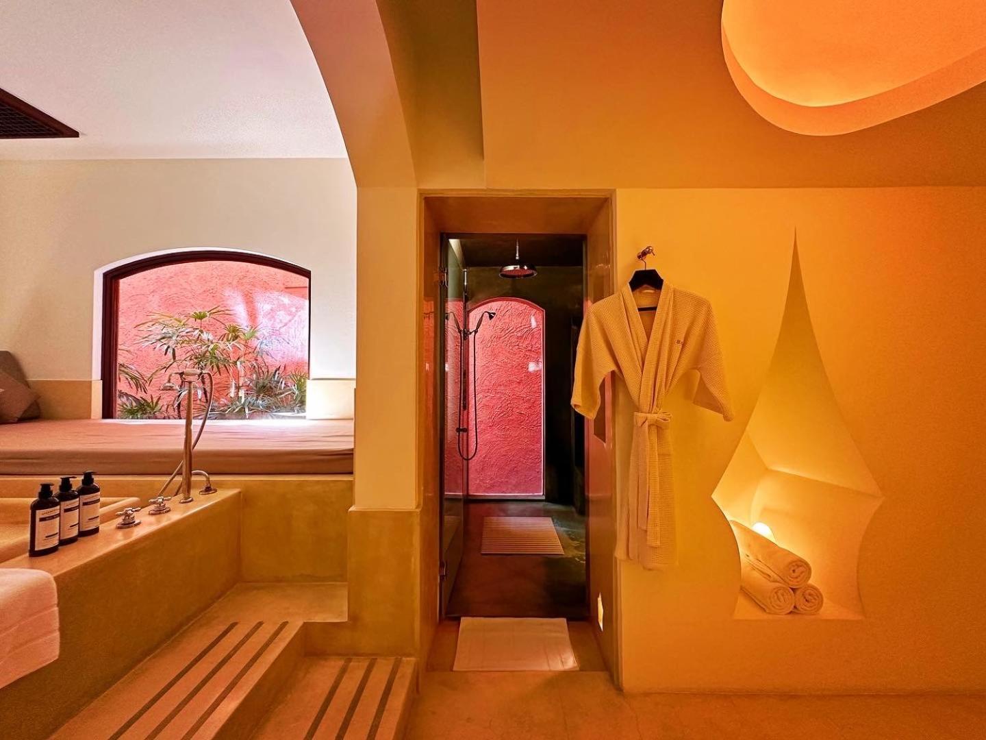 Pool Suite,1614786527:JPEG