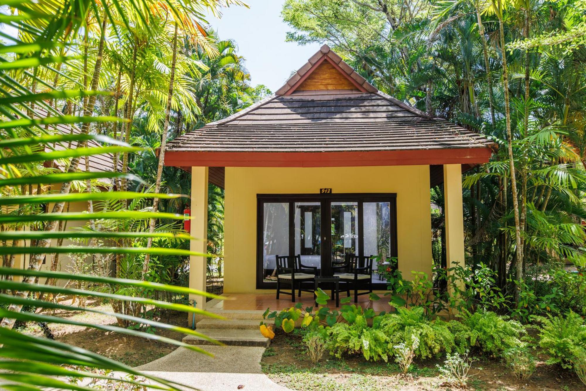 Bungalow Garden View