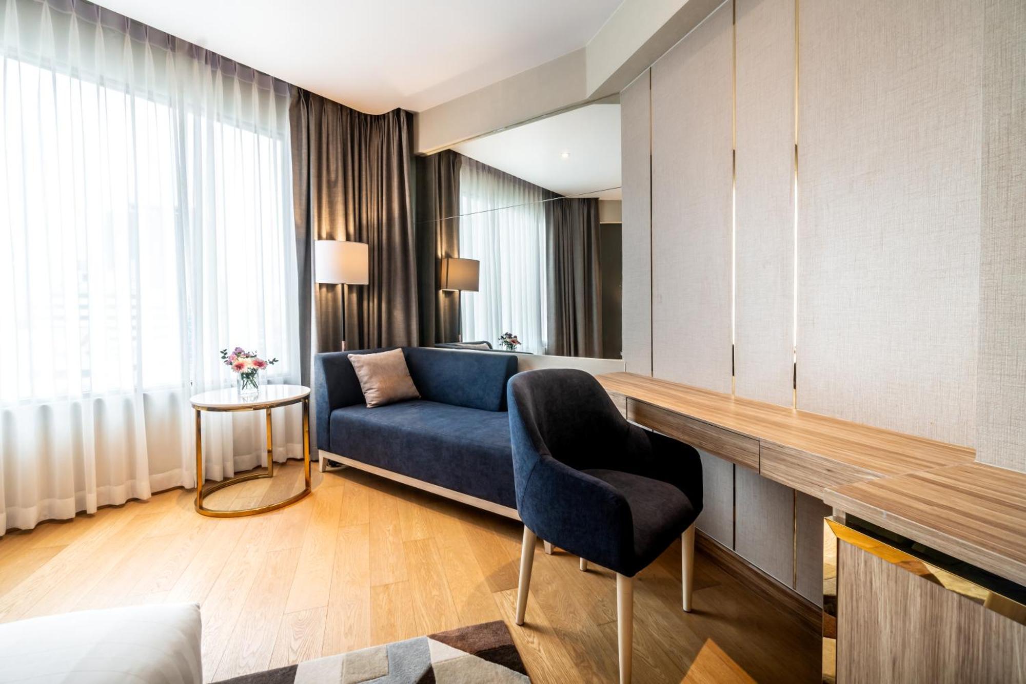 Premier King Room
