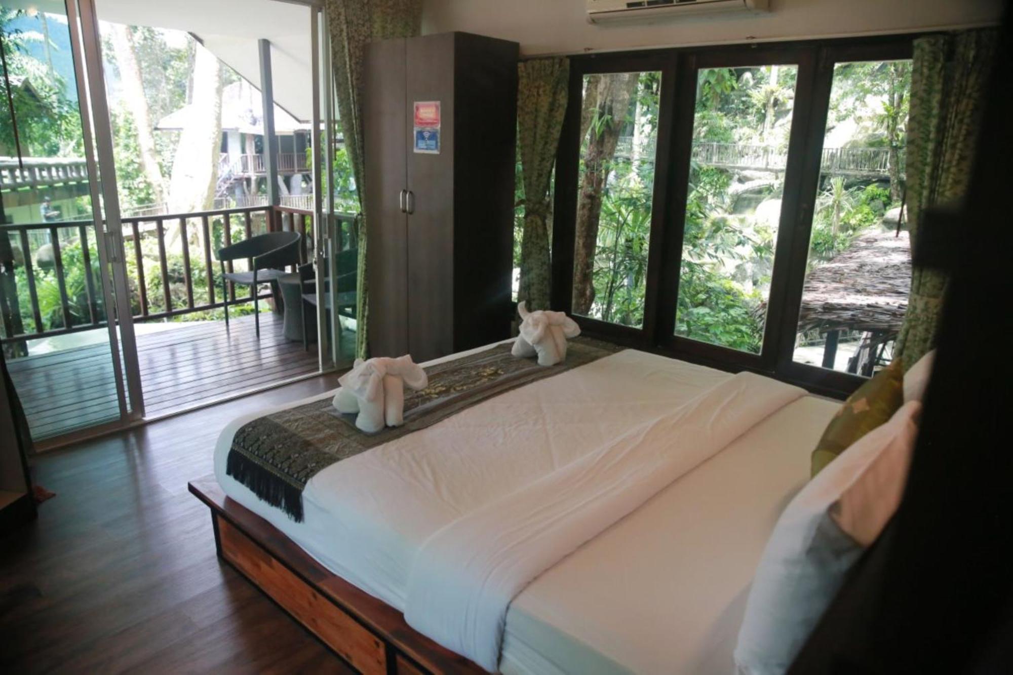 Flora Bungalow