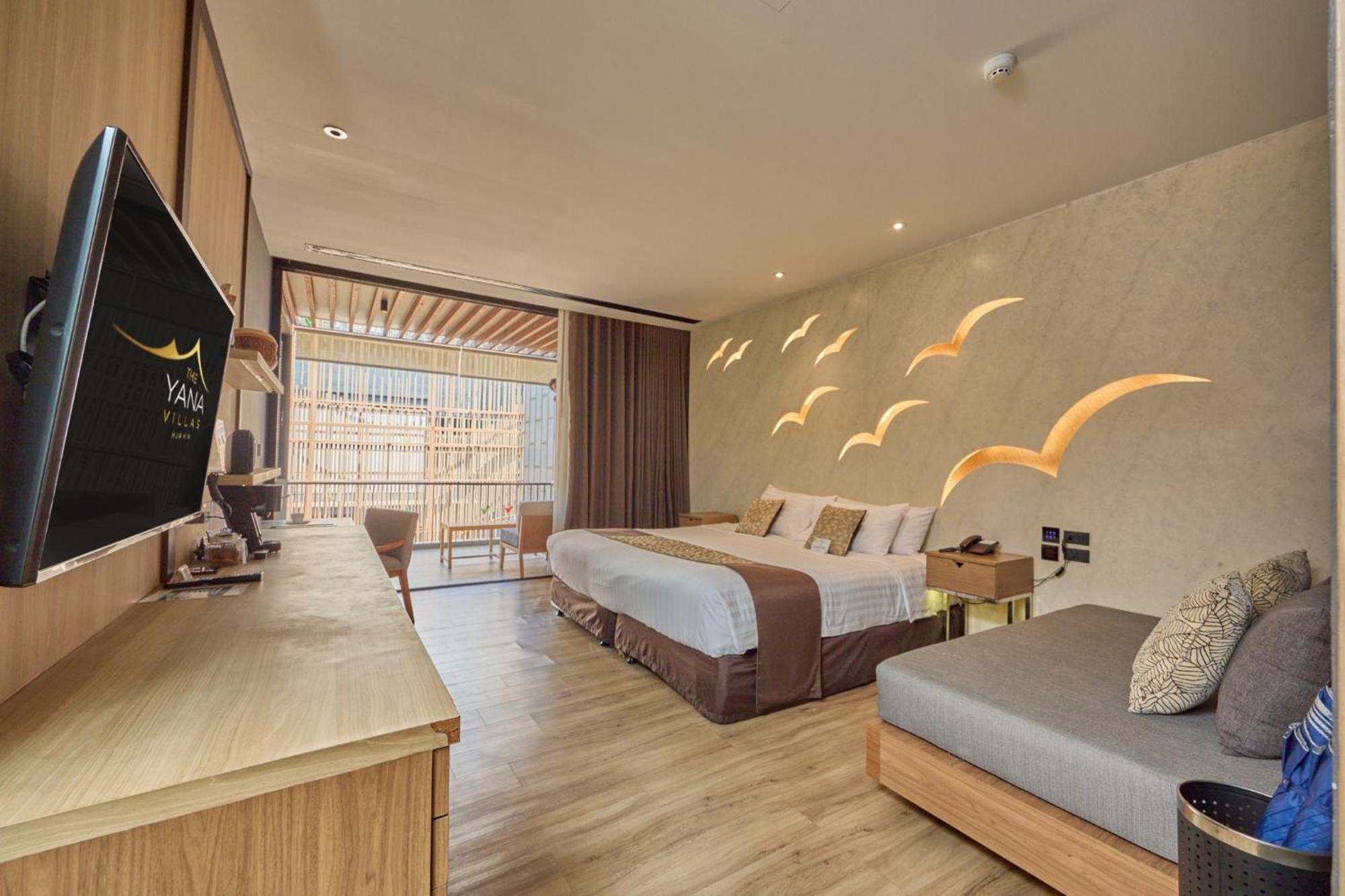 Jacuzzi Suite Accessible by Stairs Only